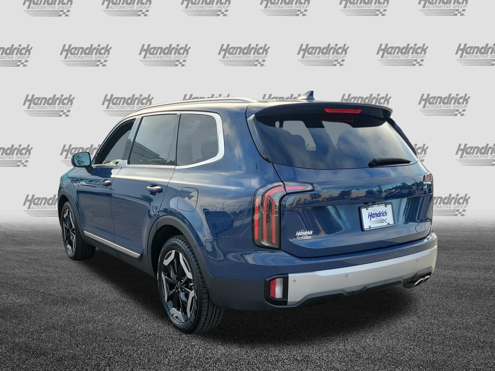 Used 2023 Kia Telluride EX FWD image 5