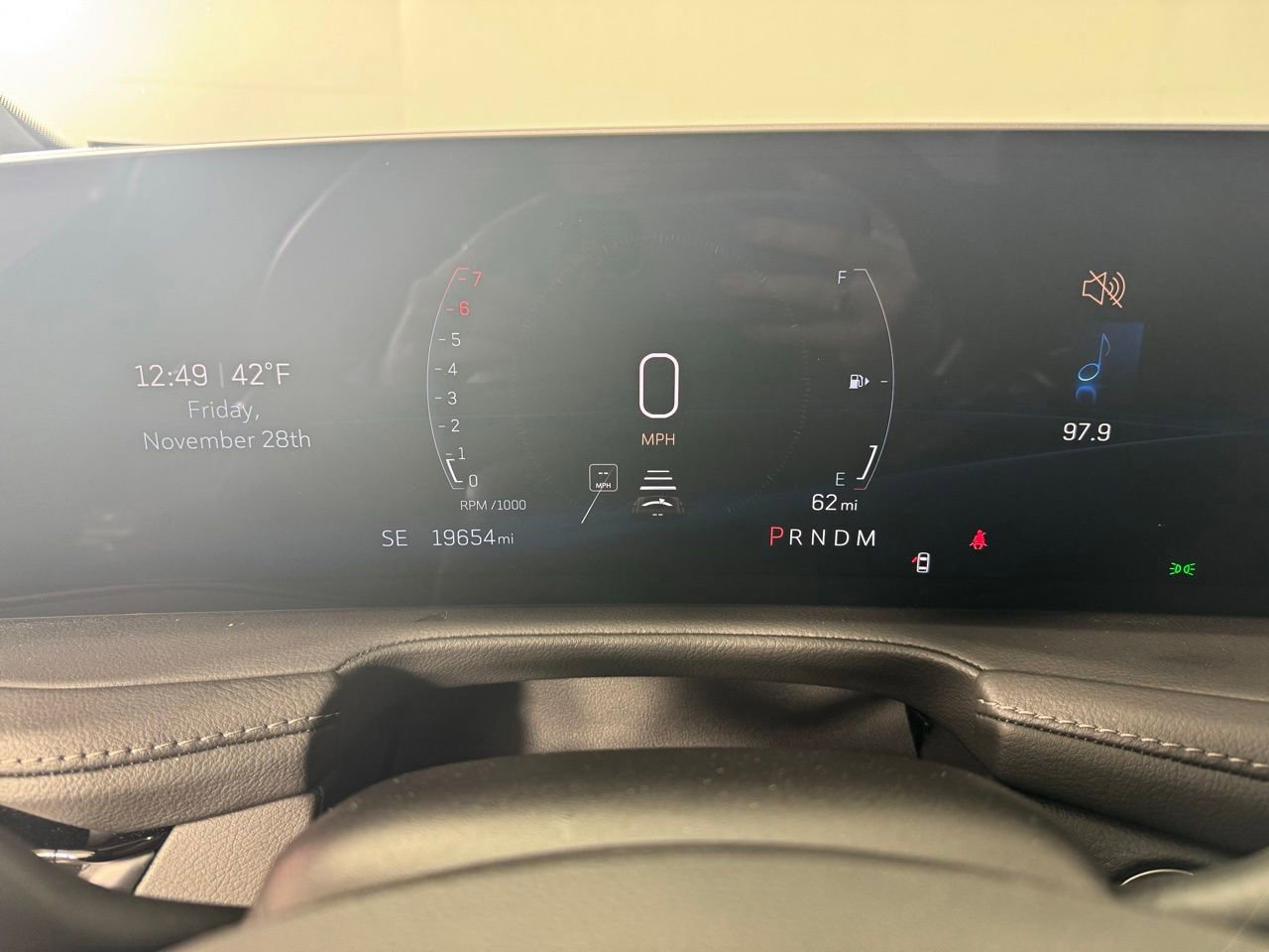 Used 2025 Cadillac XT4 Premium Luxury image 24