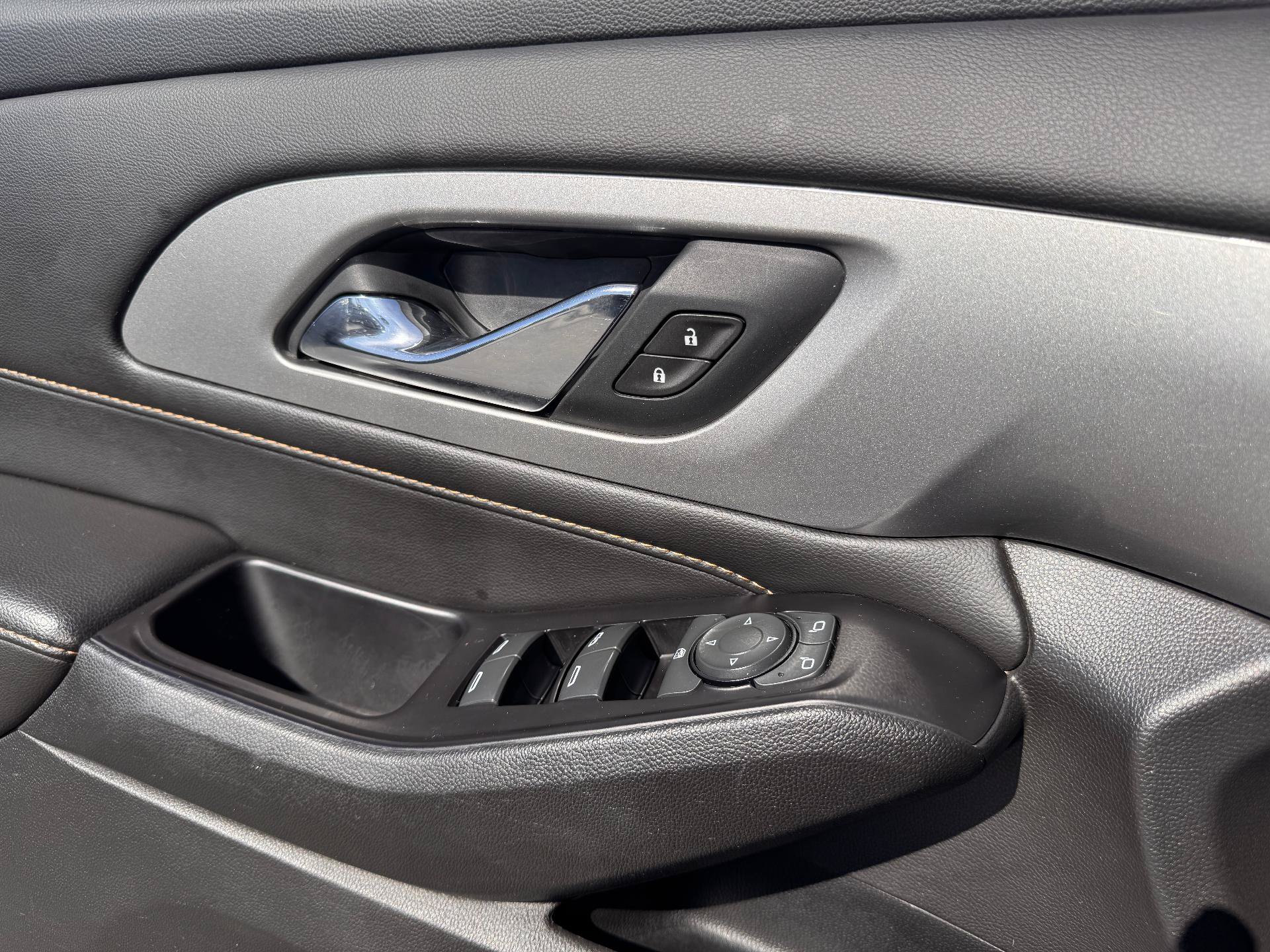 Used 2020 Chevrolet Traverse RS AWD/4WD image 30