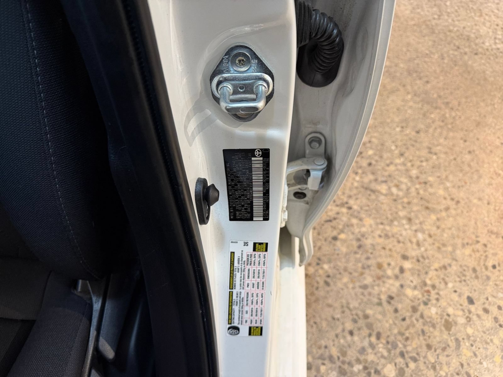 Used 2025 Toyota Corolla LE FWD image 27