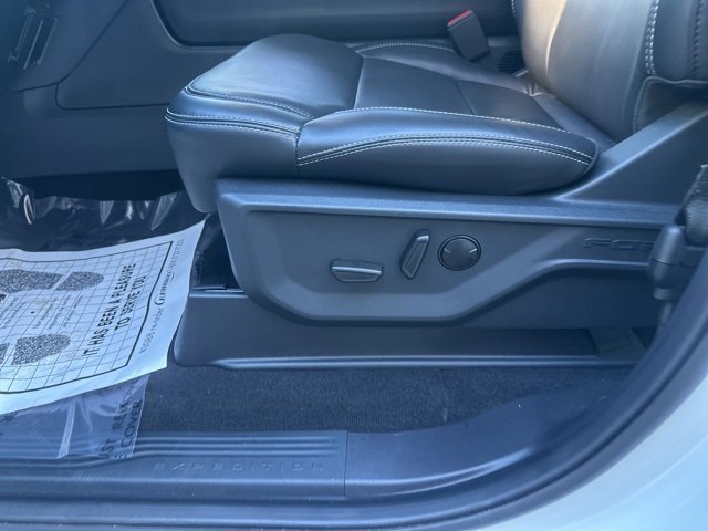 Used 2025 Ford Expedition Max Platinum w/ Driver's Package image 18
