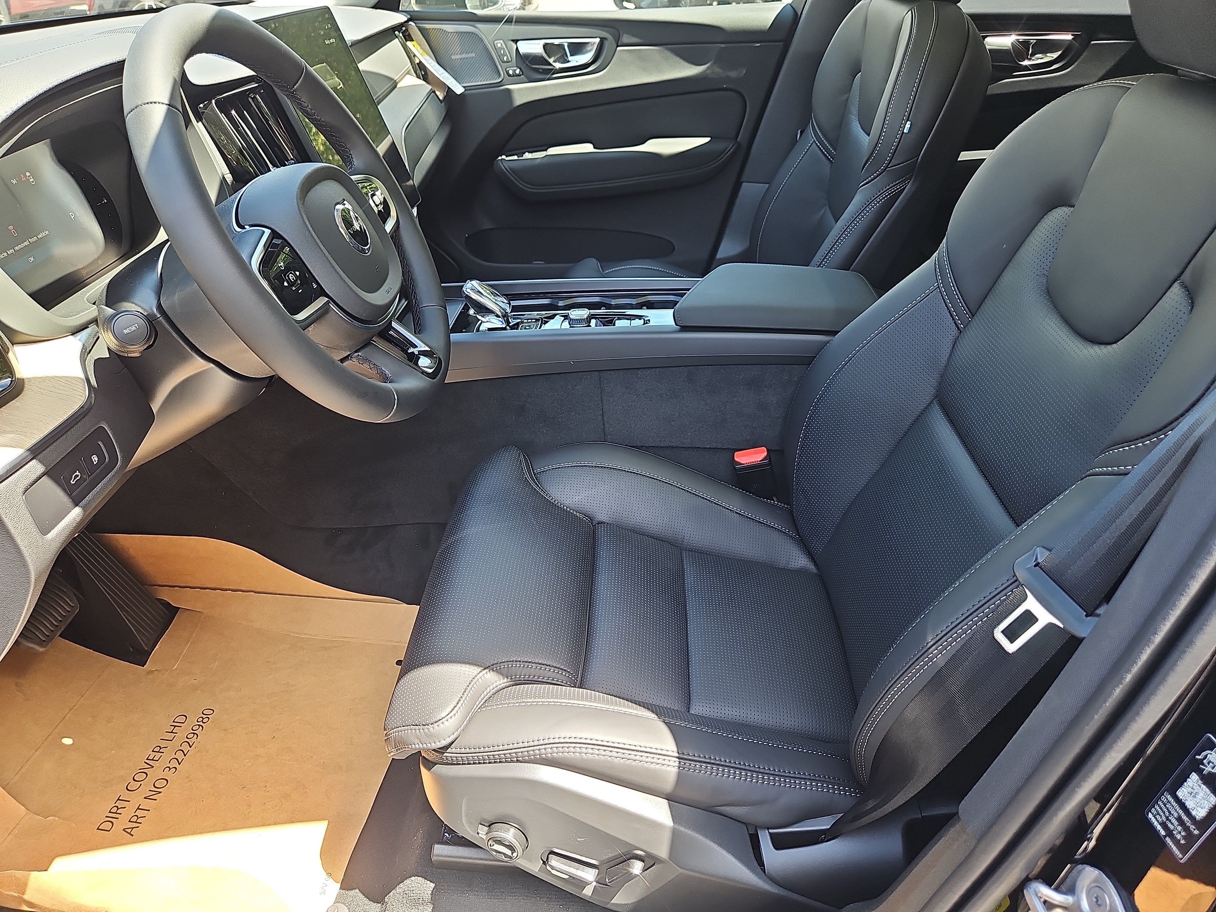 New 2026 Volvo XC60 T8 Ultra w/ Protection Package Premier AWD/4WD image 20