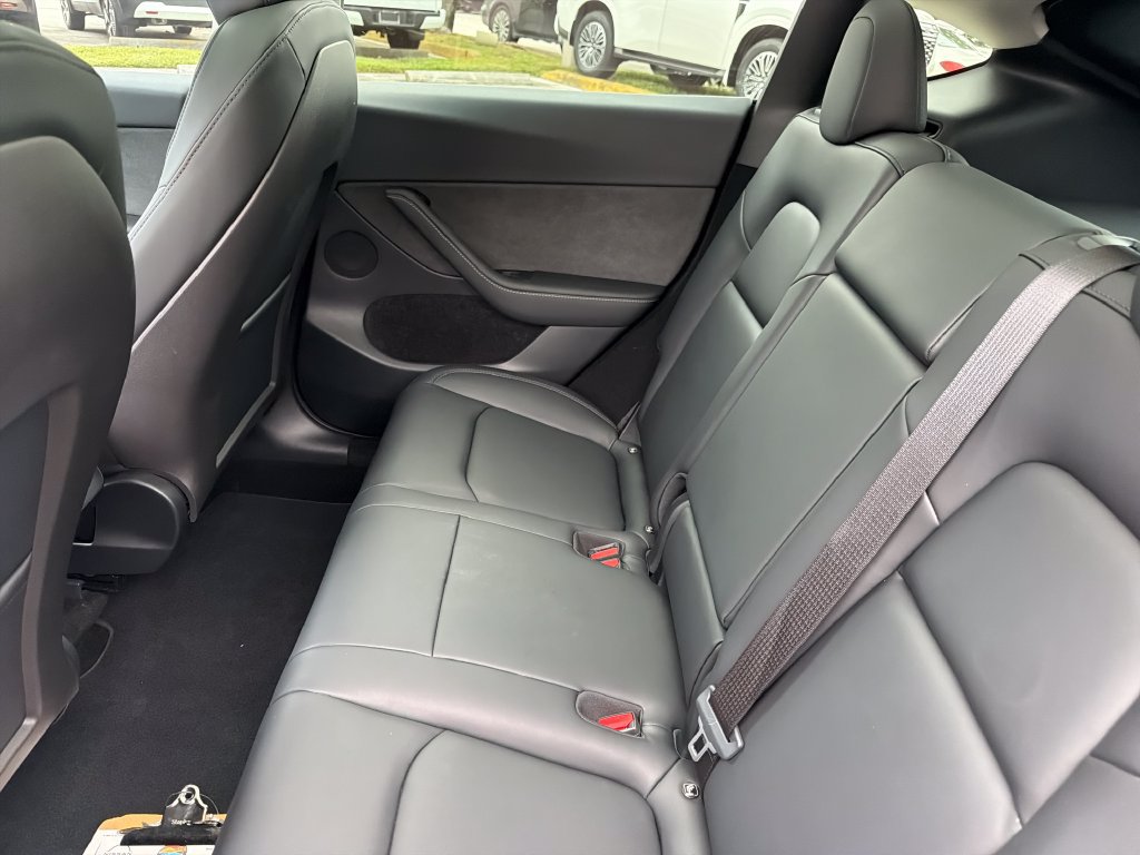 Used 2024 Tesla Model Y Performance AWD/4WD image 27