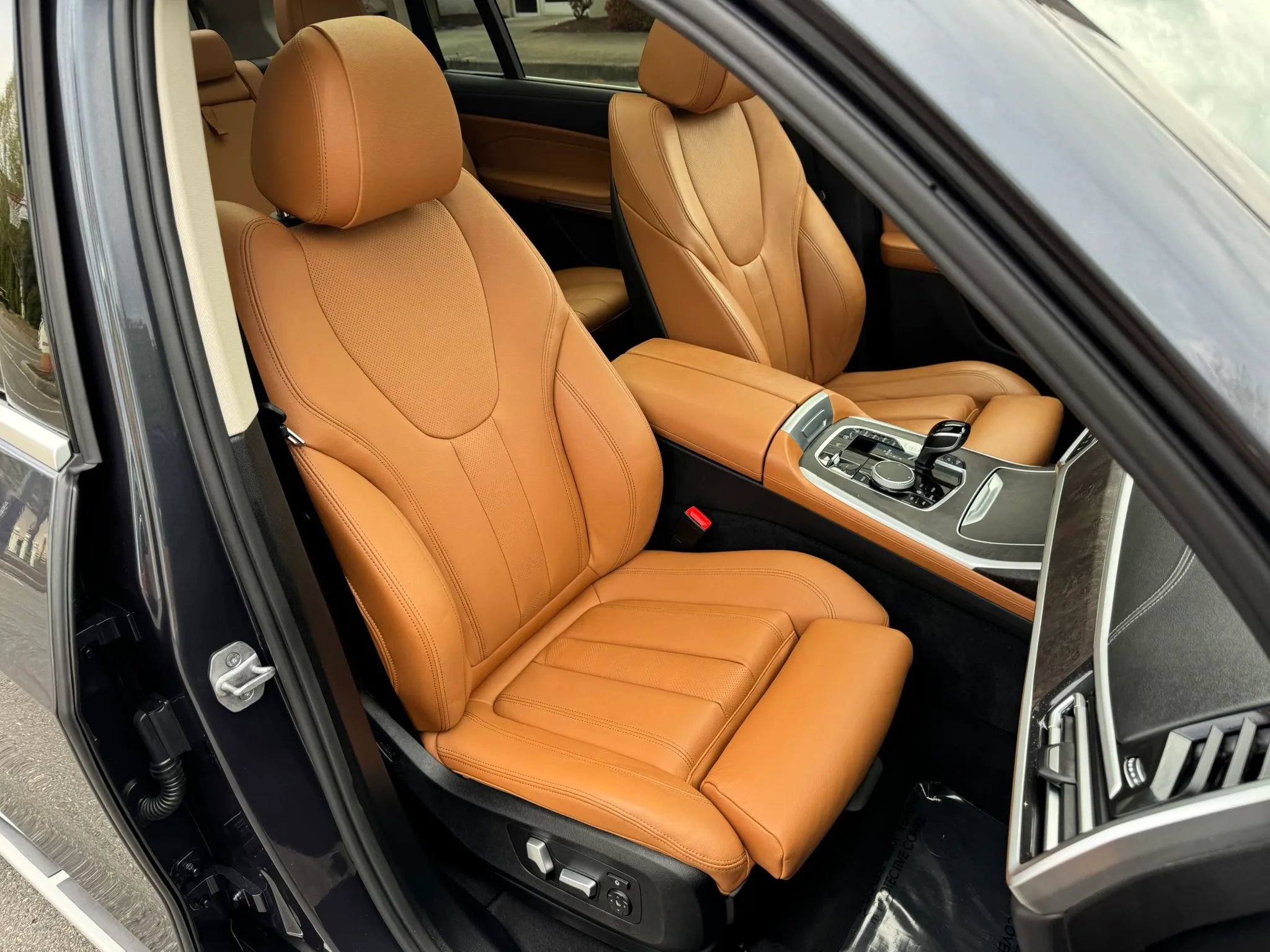 Used 2022 BMW X7 xDrive40i w/ Premium Package image 27