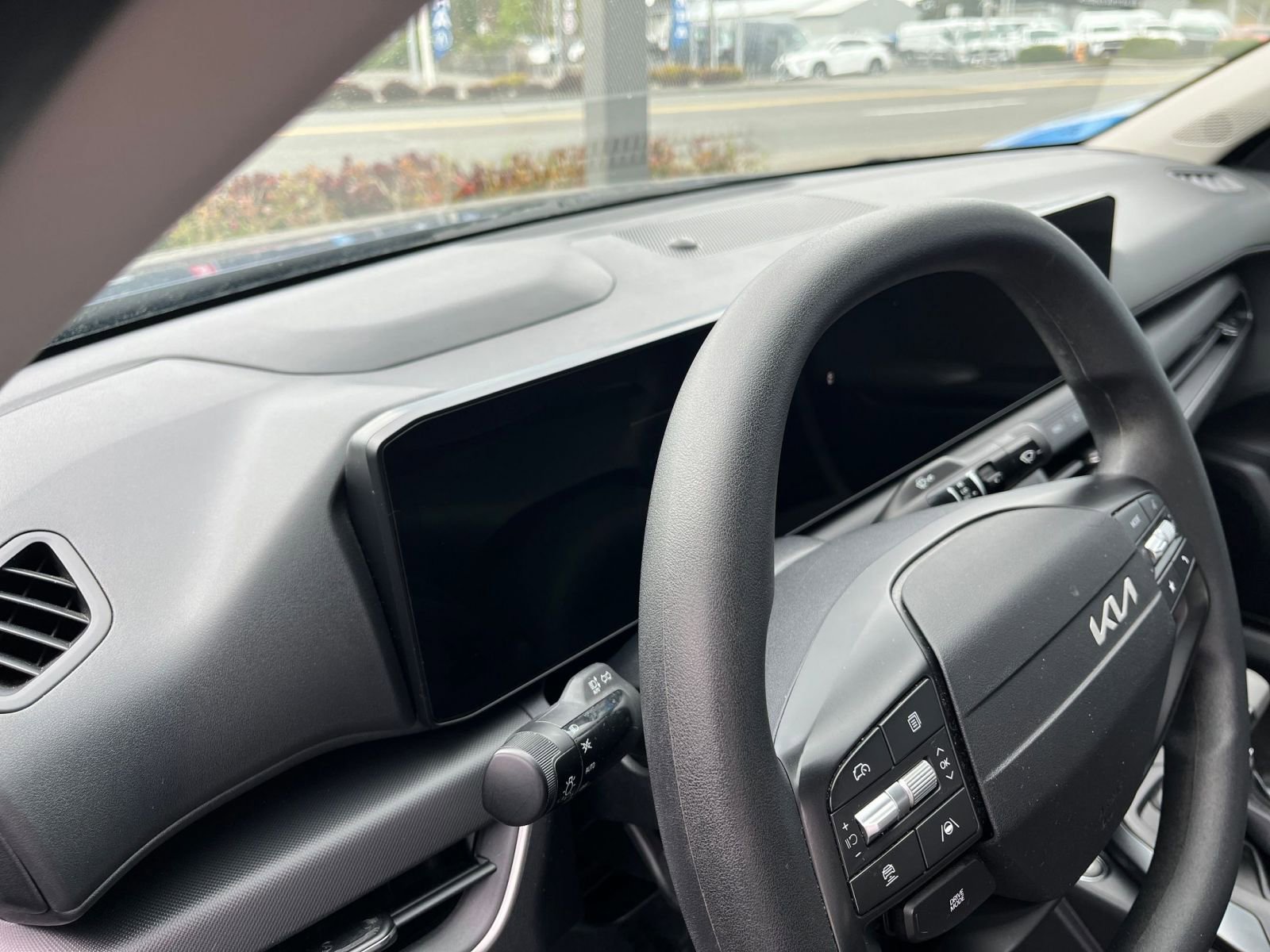 Used 2025 Kia K4 FWD image 35