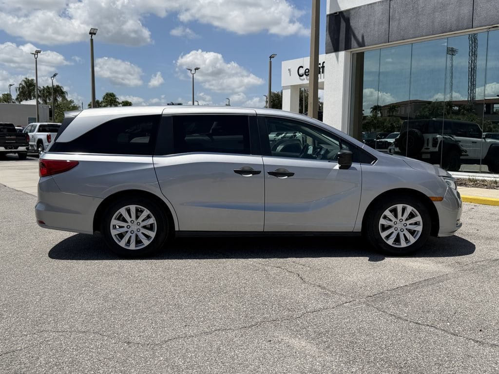 Used 2021 Honda Odyssey LX image 3