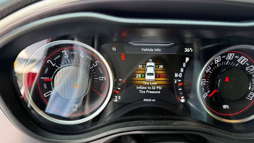 Used 2019 Dodge Challenger SXT RWD image 9