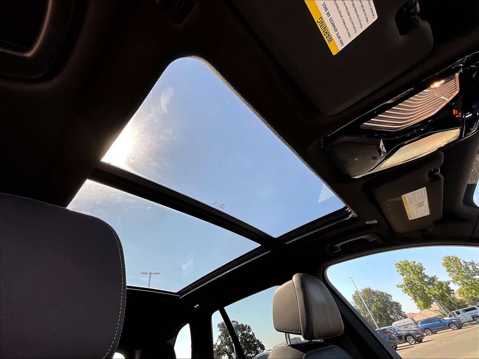 Used 2019 BMW X5 xDrive50i w/ M Sport Package AWD/4WD image 28