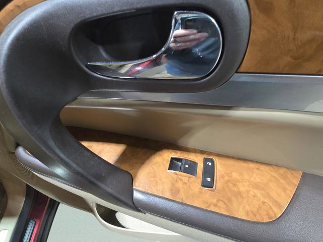 Used 2009 Buick Enclave CXL w/ Driver Confidence Package image 30