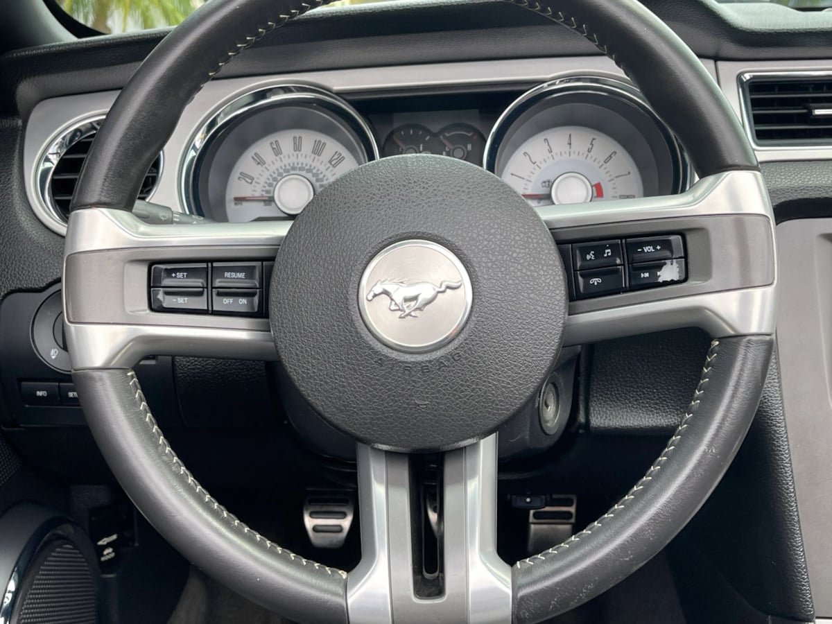 Used 2011 Ford Mustang GT Premium w/ Electronics Pkg RWD image 24