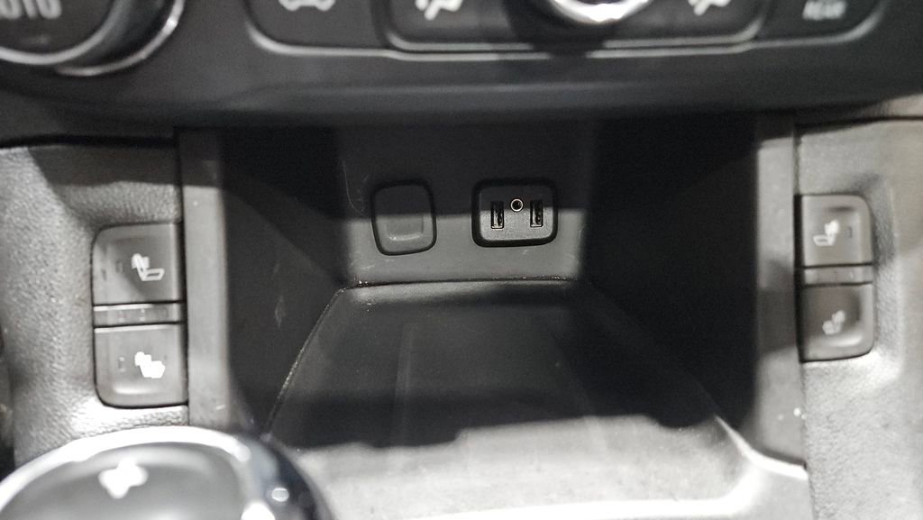 Used 2019 GMC Acadia SLT w/ Black Edition image 29