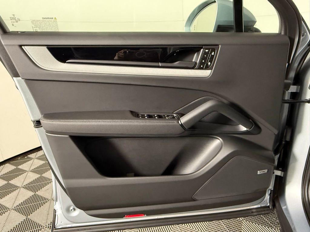 New 2026 Porsche Cayenne Coupe image 25