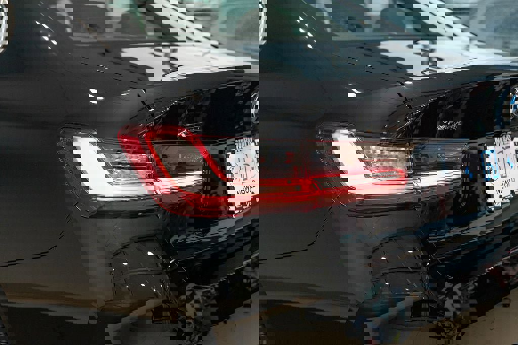 New 2026 BMW 330i xDrive Sedan w/ Convenience Package image 9