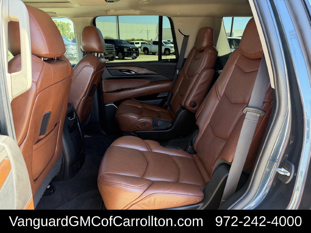 Used 2020 Cadillac Escalade Luxury RWD image 31