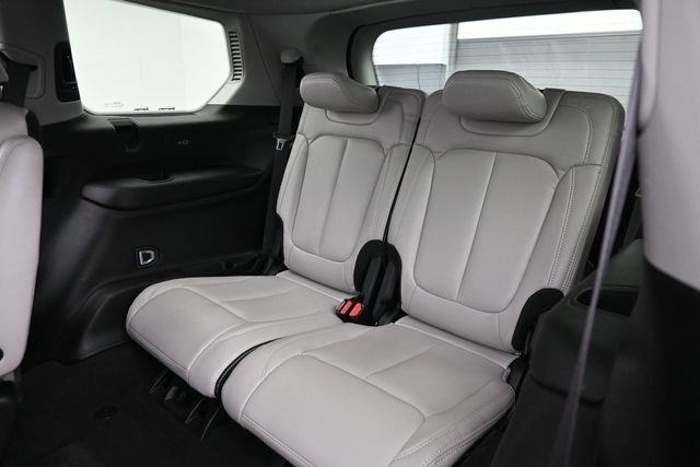 Used 2023 Jeep Grand Cherokee L Laredo w/ Luxury Tech Group I AWD/4WD image 28