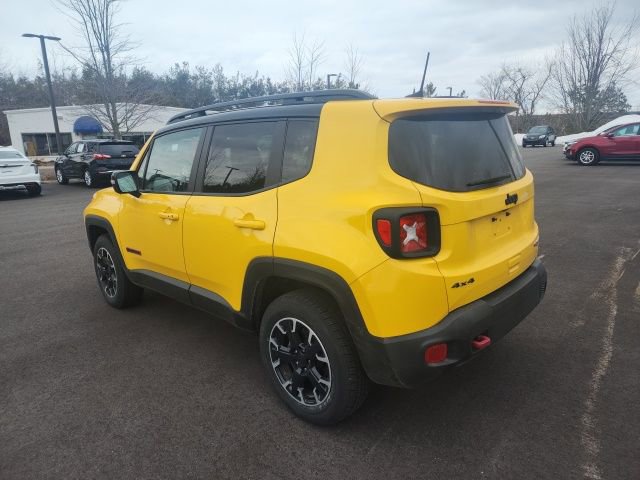 Used 2023 Jeep Renegade Trailhawk image 2