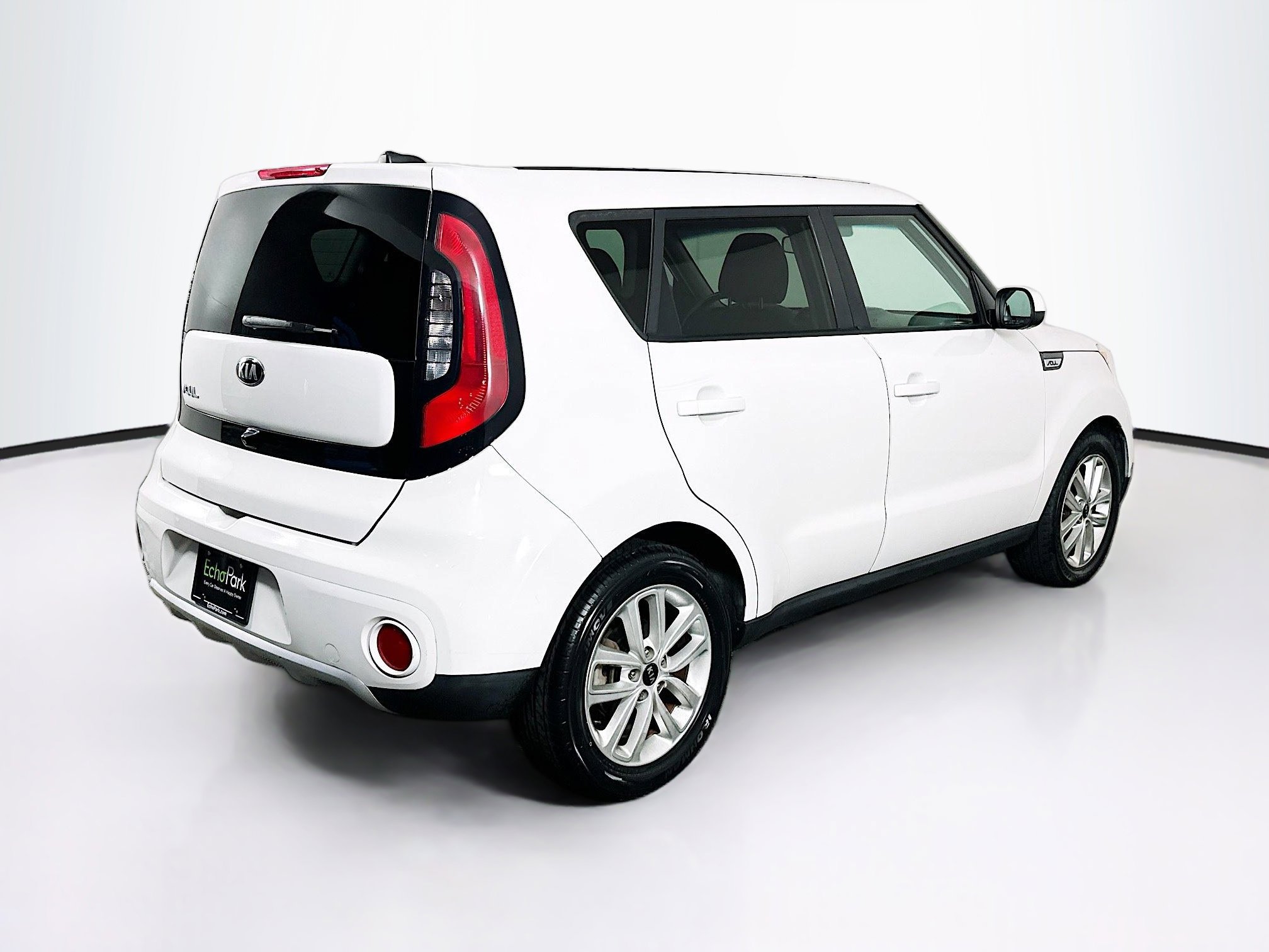 Used 2017 Kia Soul + FWD image 9