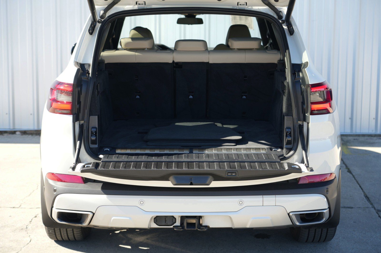 Used 2022 BMW X5 xDrive45e AWD/4WD image 9