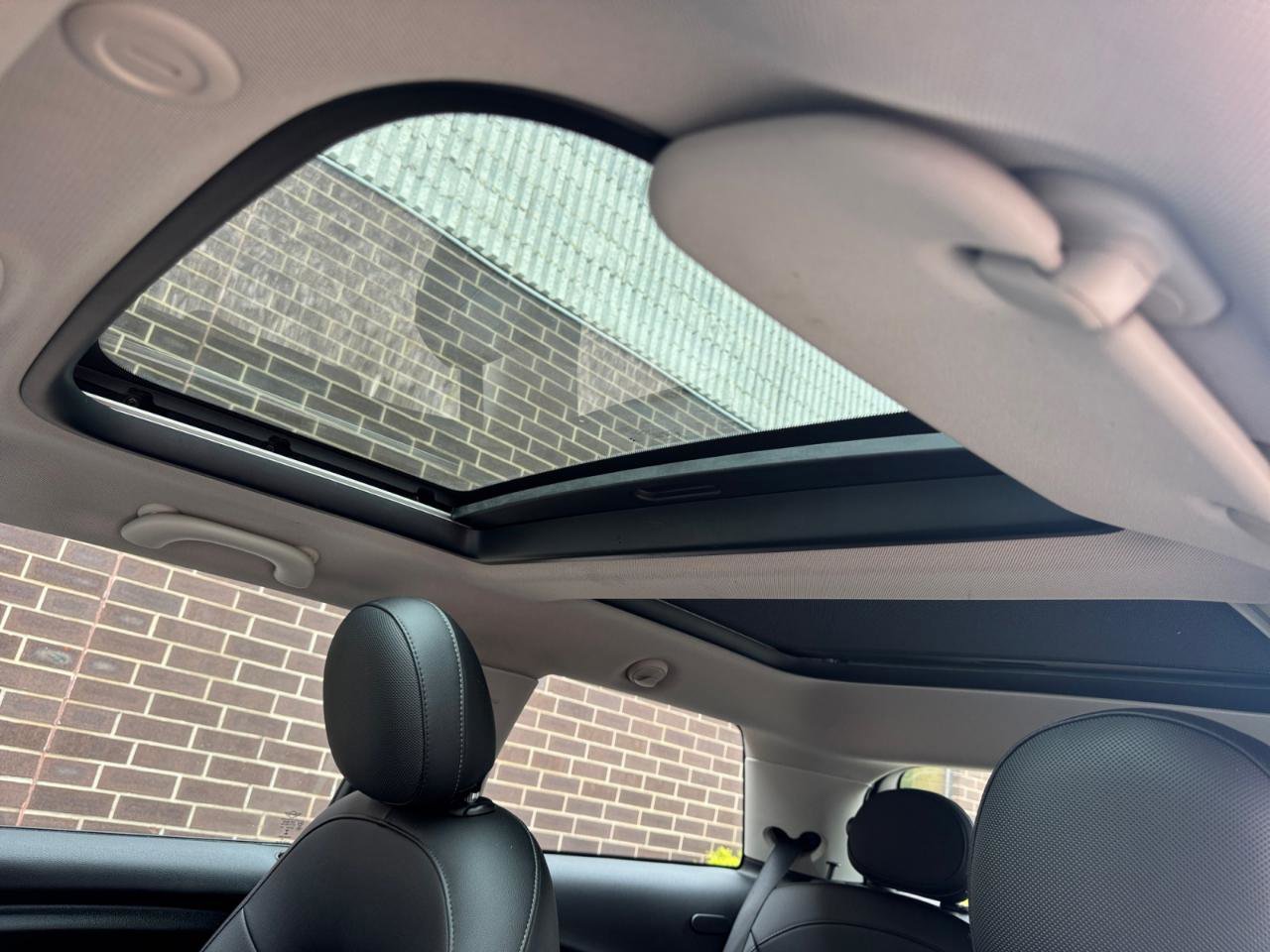 Used 2015 MINI Cooper 2-Door Hardtop FWD image 19