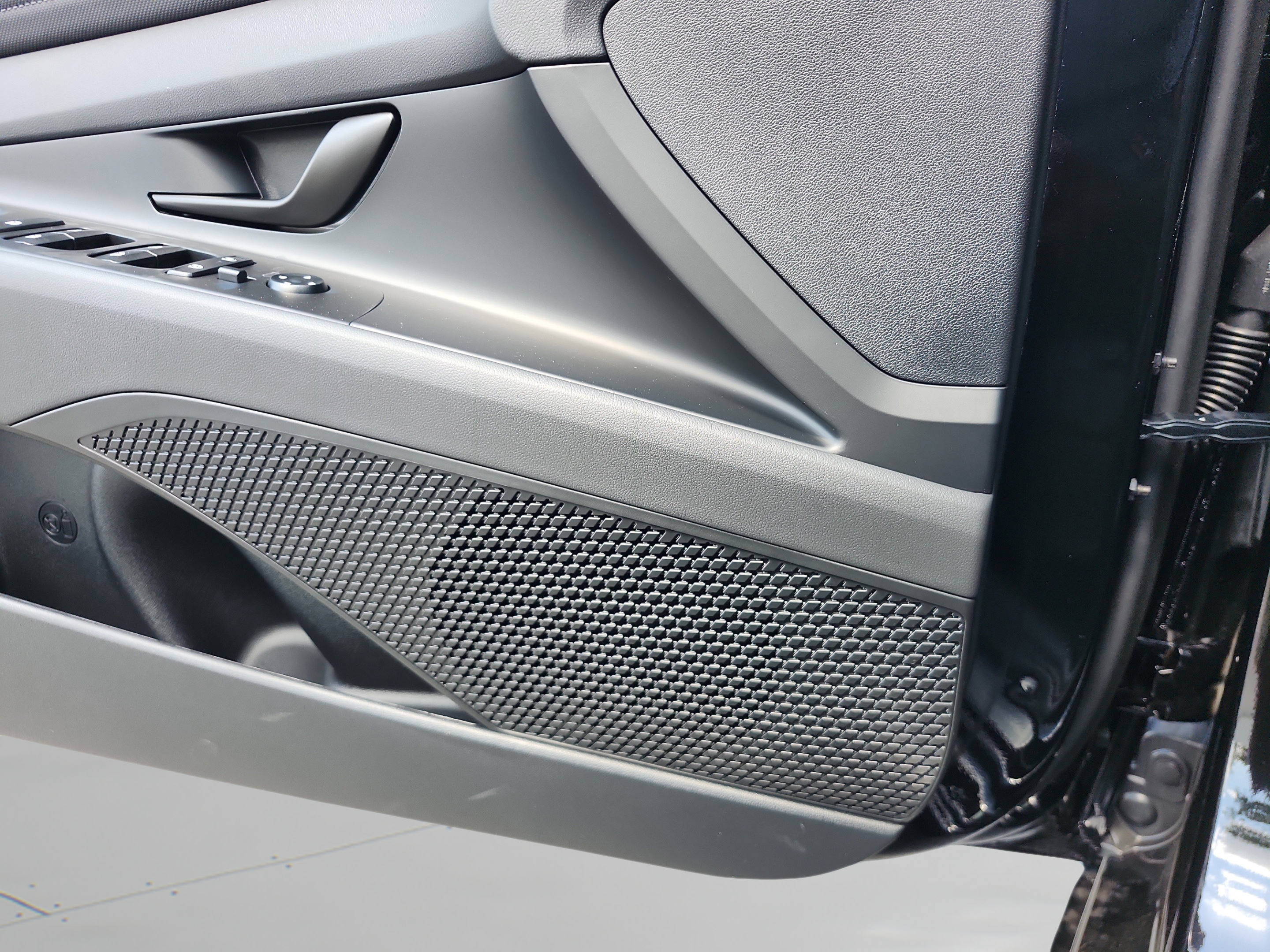 New 2026 Hyundai Elantra SEL Sport FWD image 23