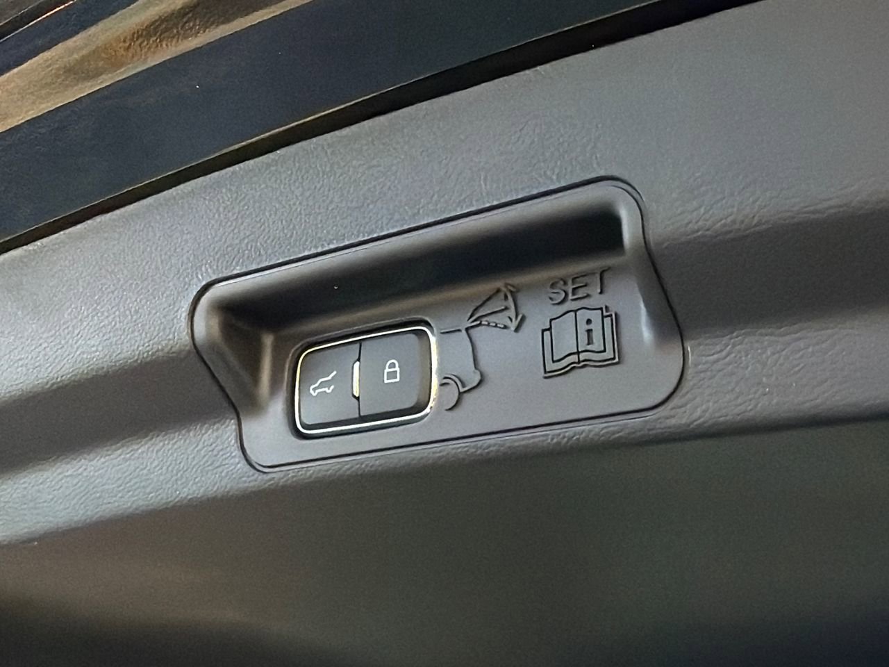 New 2026 Ford Explorer Active w/ Active Comfort Package image 8