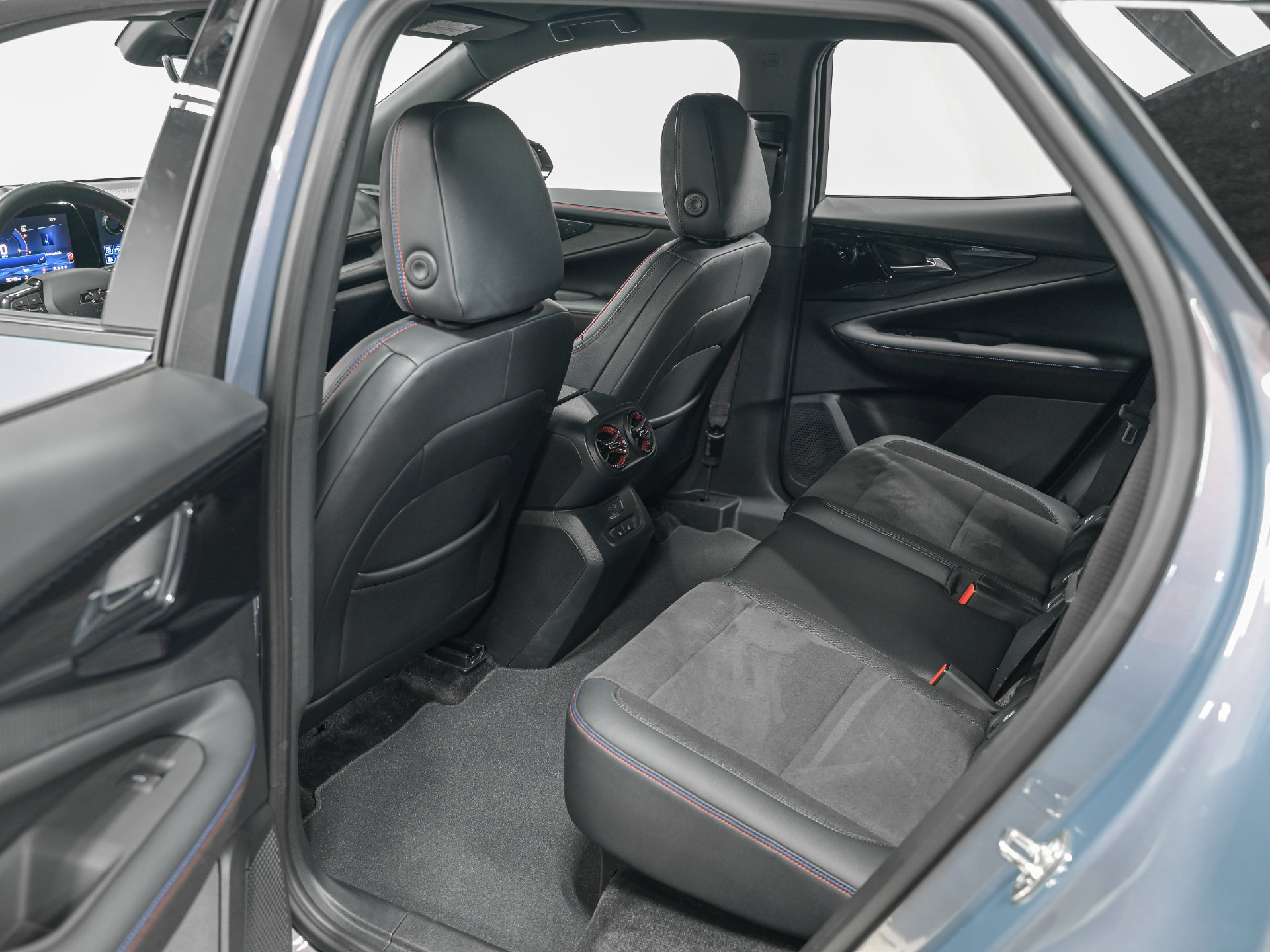 Used 2024 Chevrolet Blazer EV RS RWD image 26