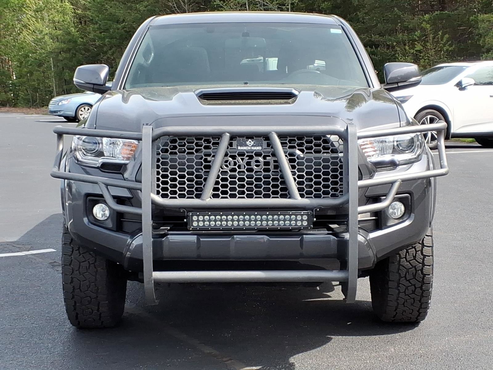 Used 2017 Toyota Tacoma TRD Sport w/ Premium & Technology Package image 2