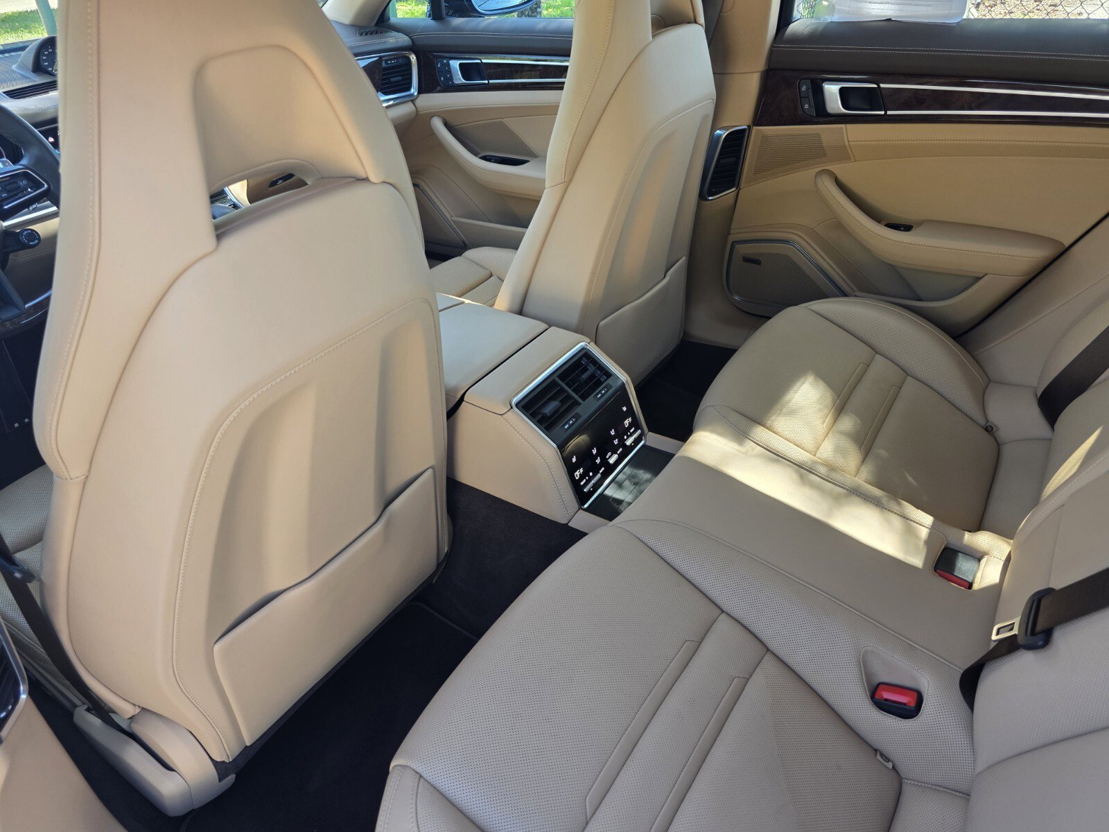 Used 2022 Porsche Panamera 4 E-Hybrid AWD/4WD image 15