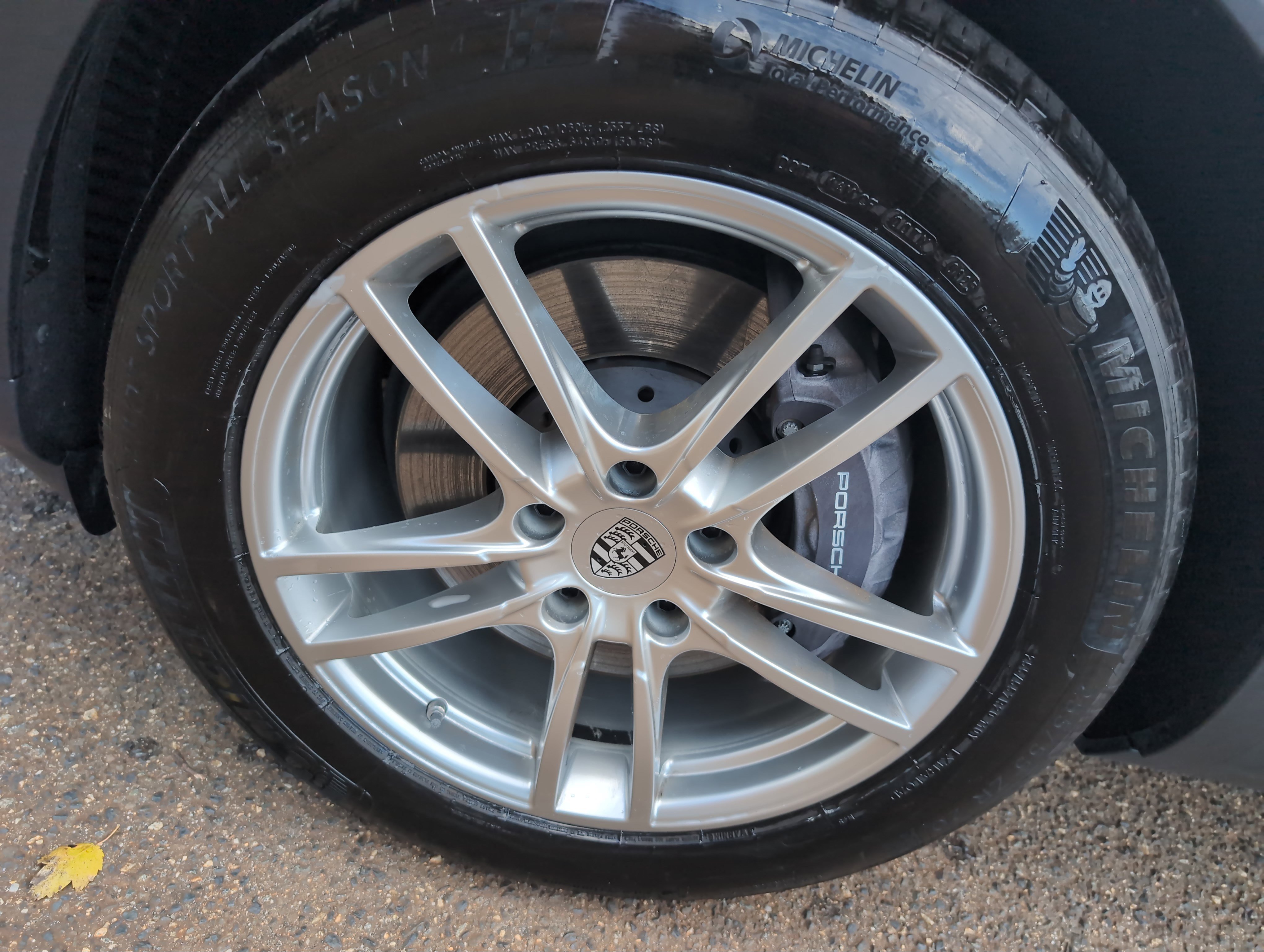 Used 2024 Porsche Cayenne Coupe image 12