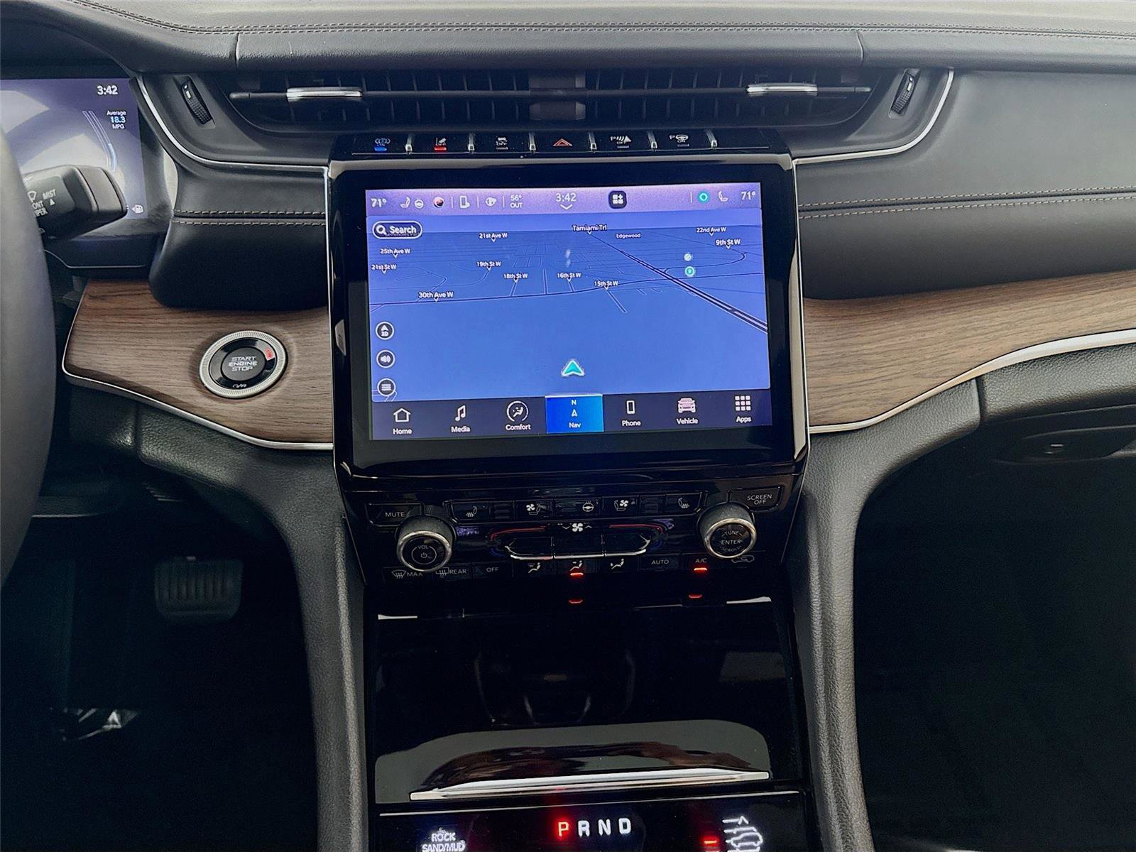 Used 2022 Jeep Grand Cherokee Summit w/ Luxury Tech Group V image 8