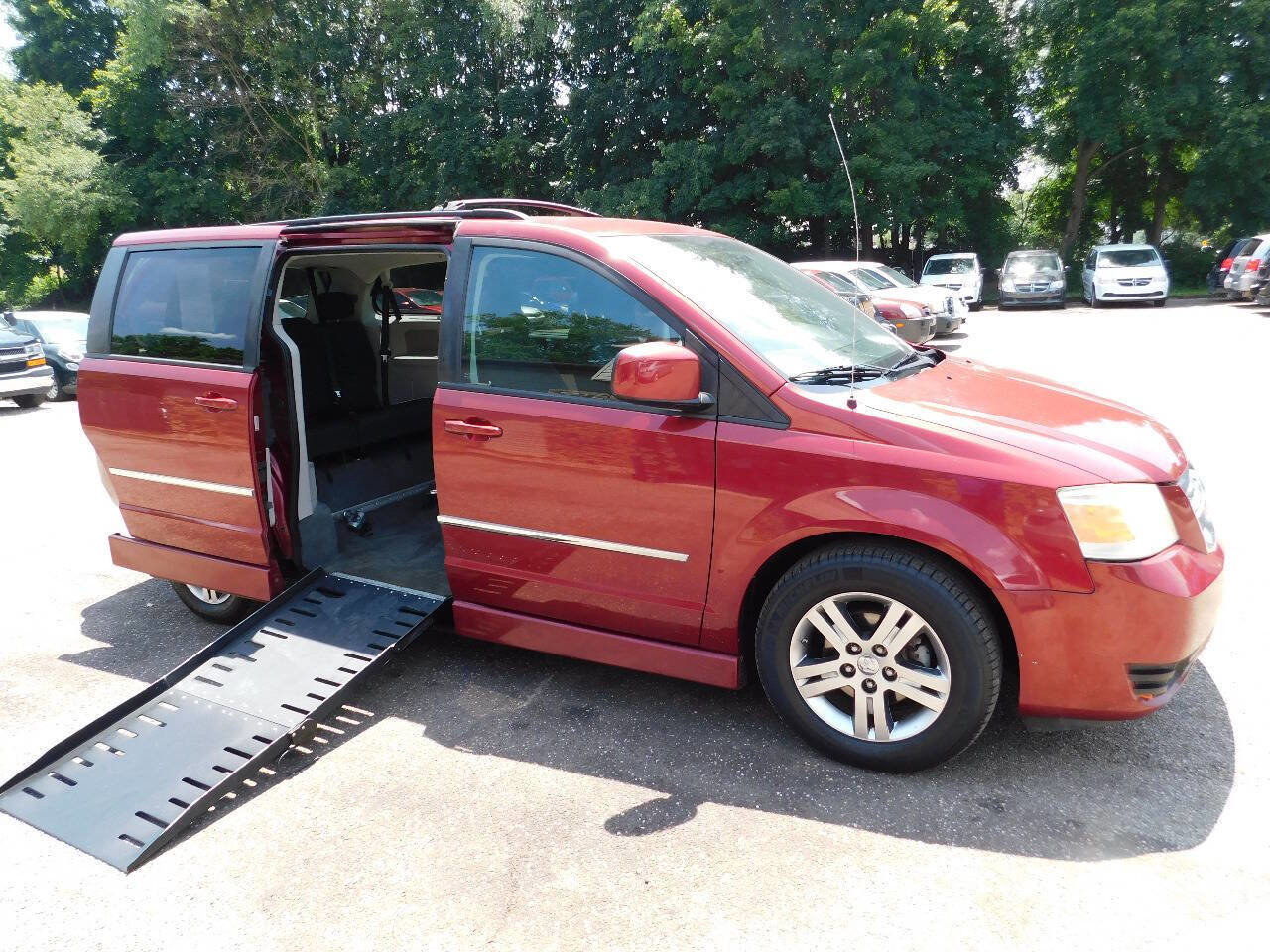 Used 2010 Dodge Grand Caravan Crew w/ Family Value Group image 1