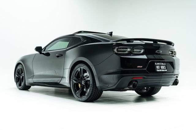 Used 2019 Chevrolet Camaro SS w/ Black Appearance Package RWD image 18
