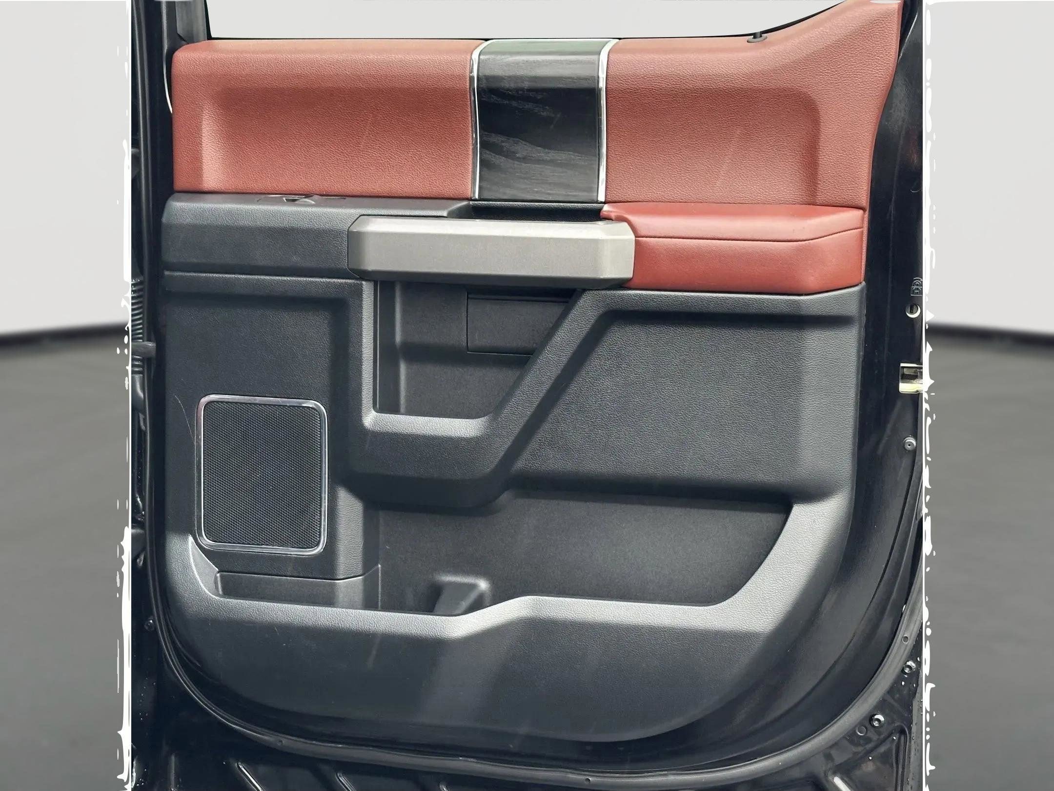 Used 2018 Ford F150 Platinum w/ Technology Package image 12