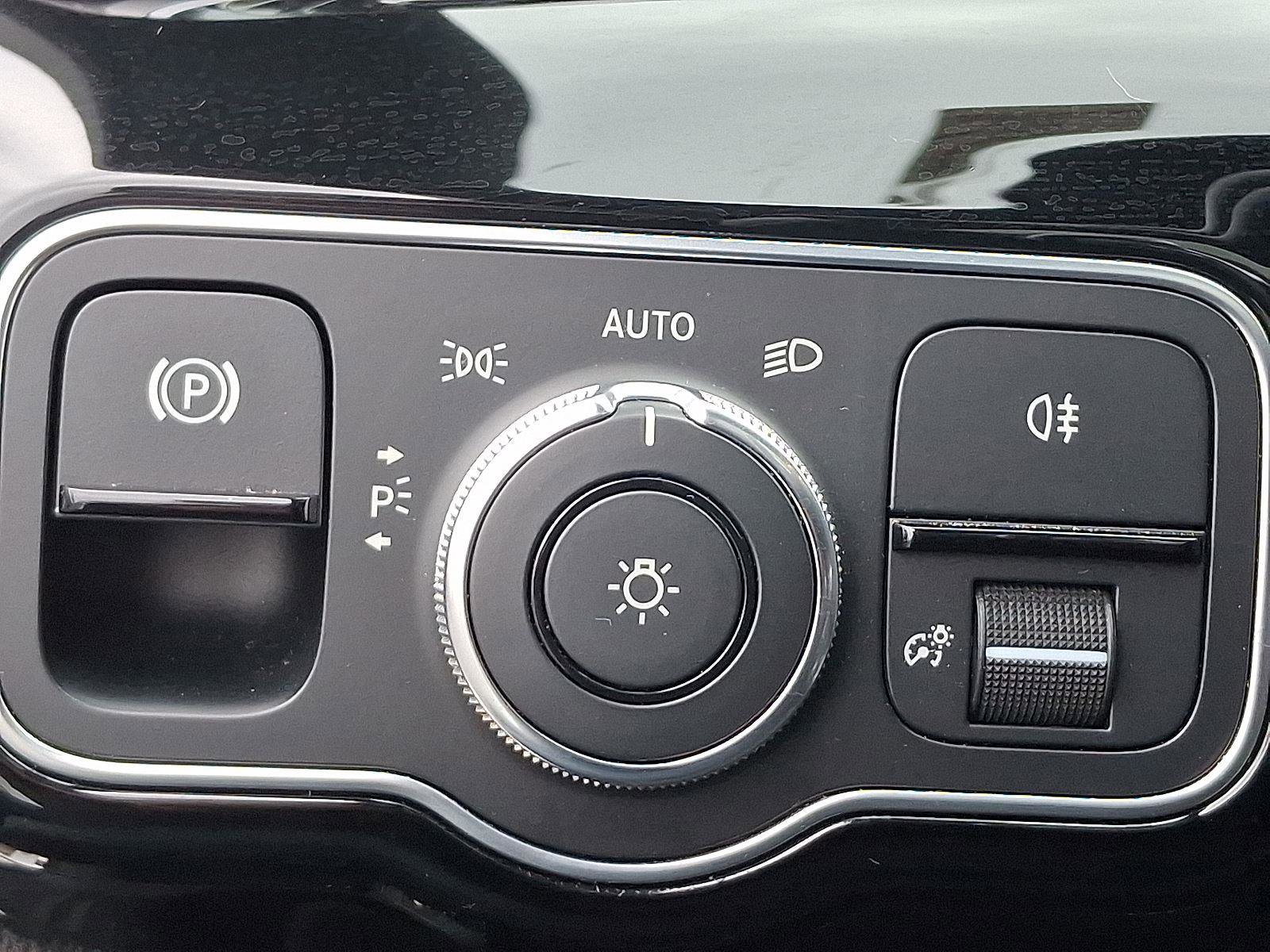 Used 2021 Mercedes-Benz A 220 A 220 image 25