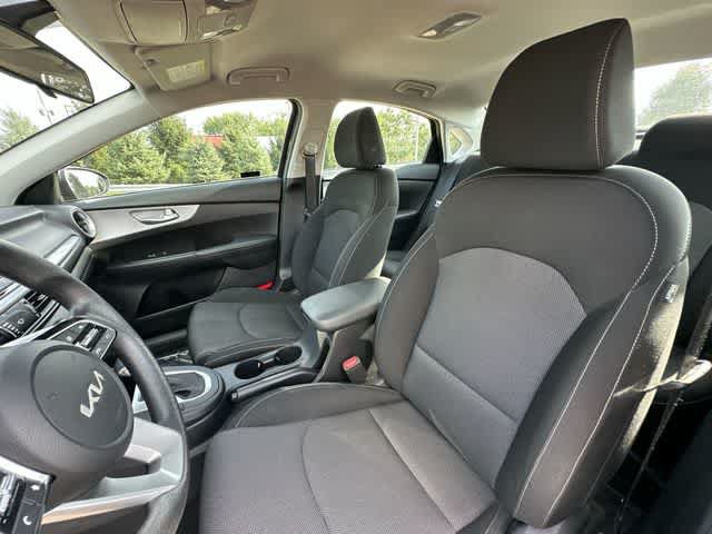Used 2024 Kia Forte LXS w/ LXS Technology Package FWD image 14