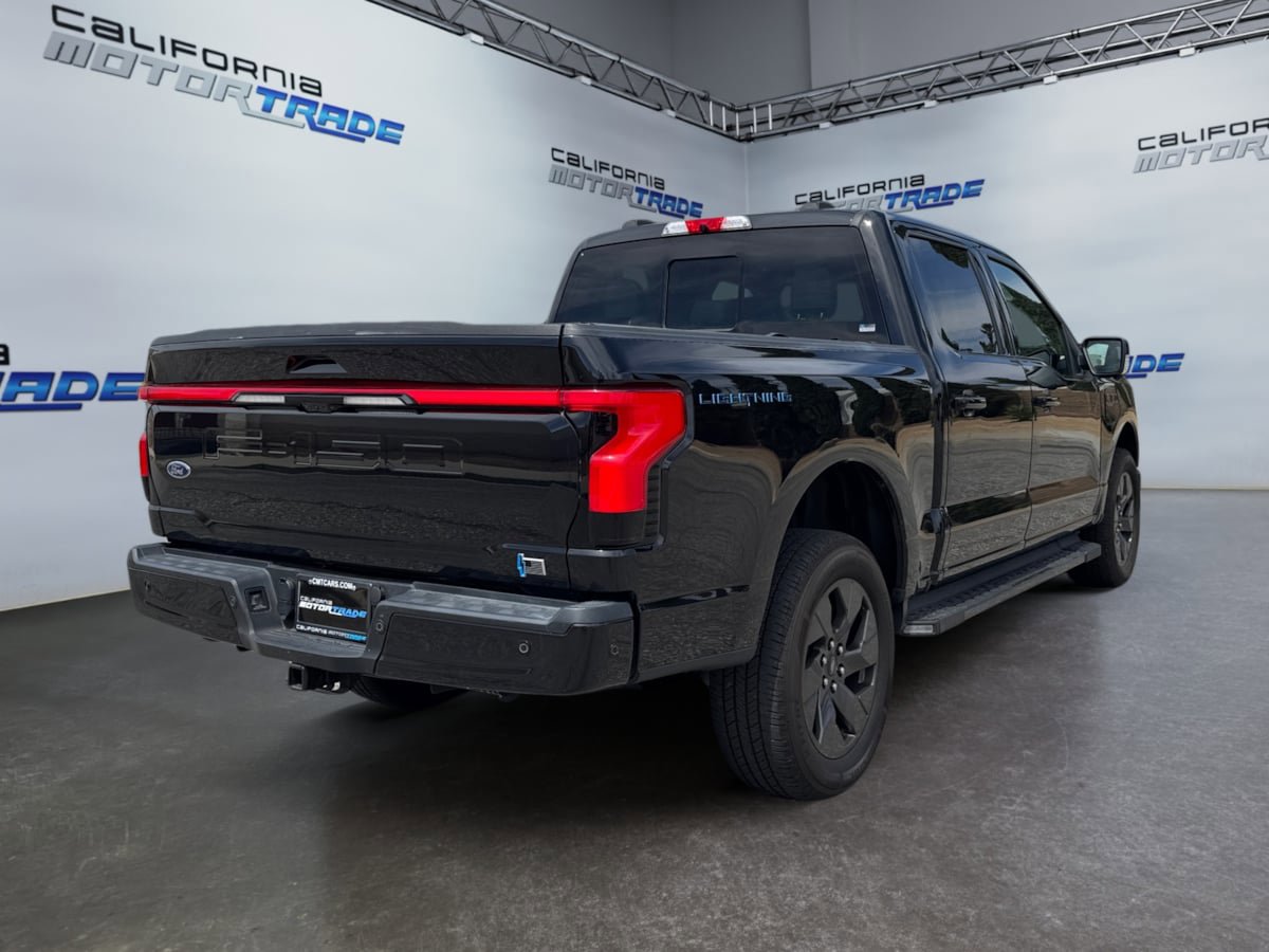 Used 2022 Ford F150 Lightning Lariat AWD/4WD image 5