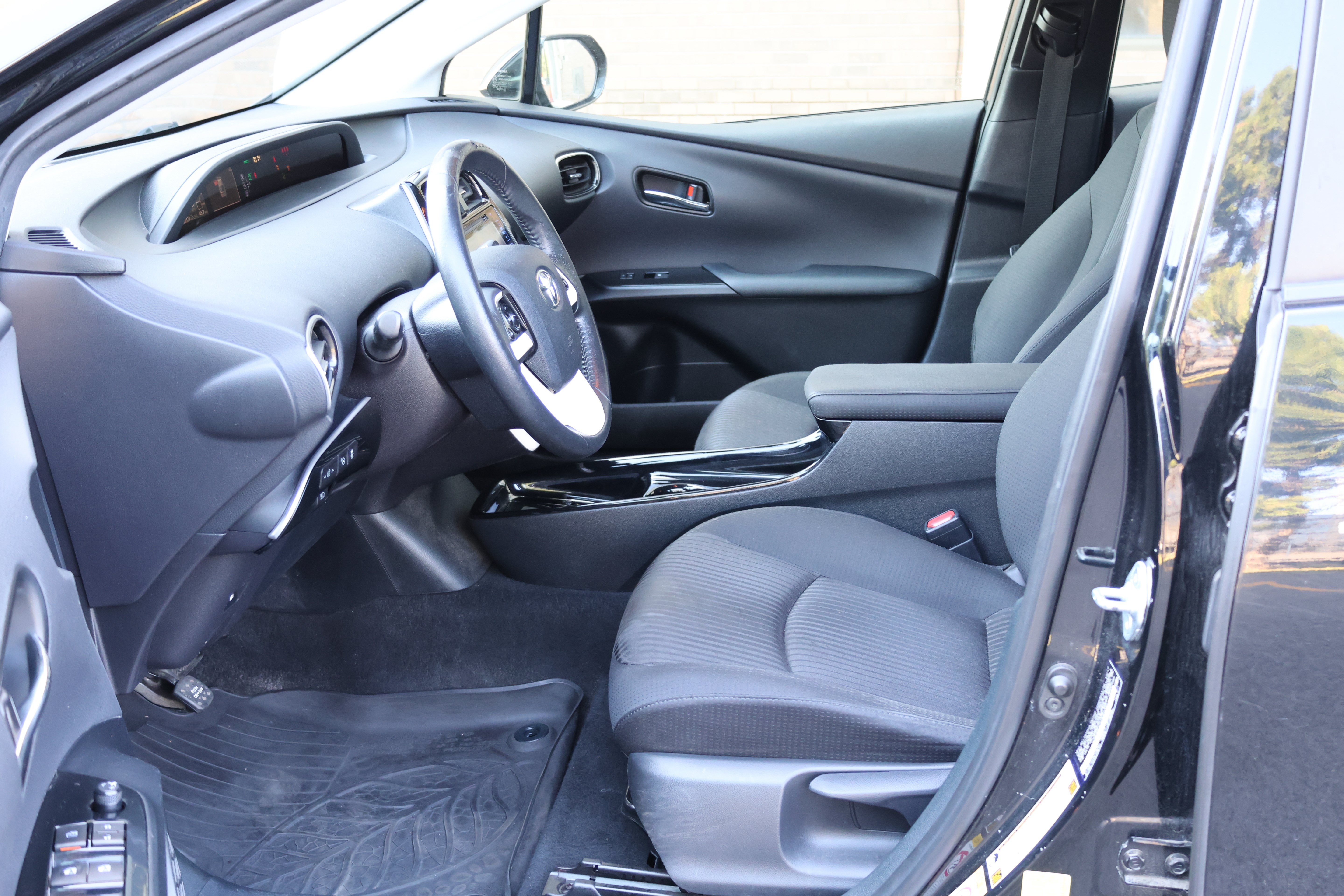 Used 2017 Toyota Prius Three FWD image 21
