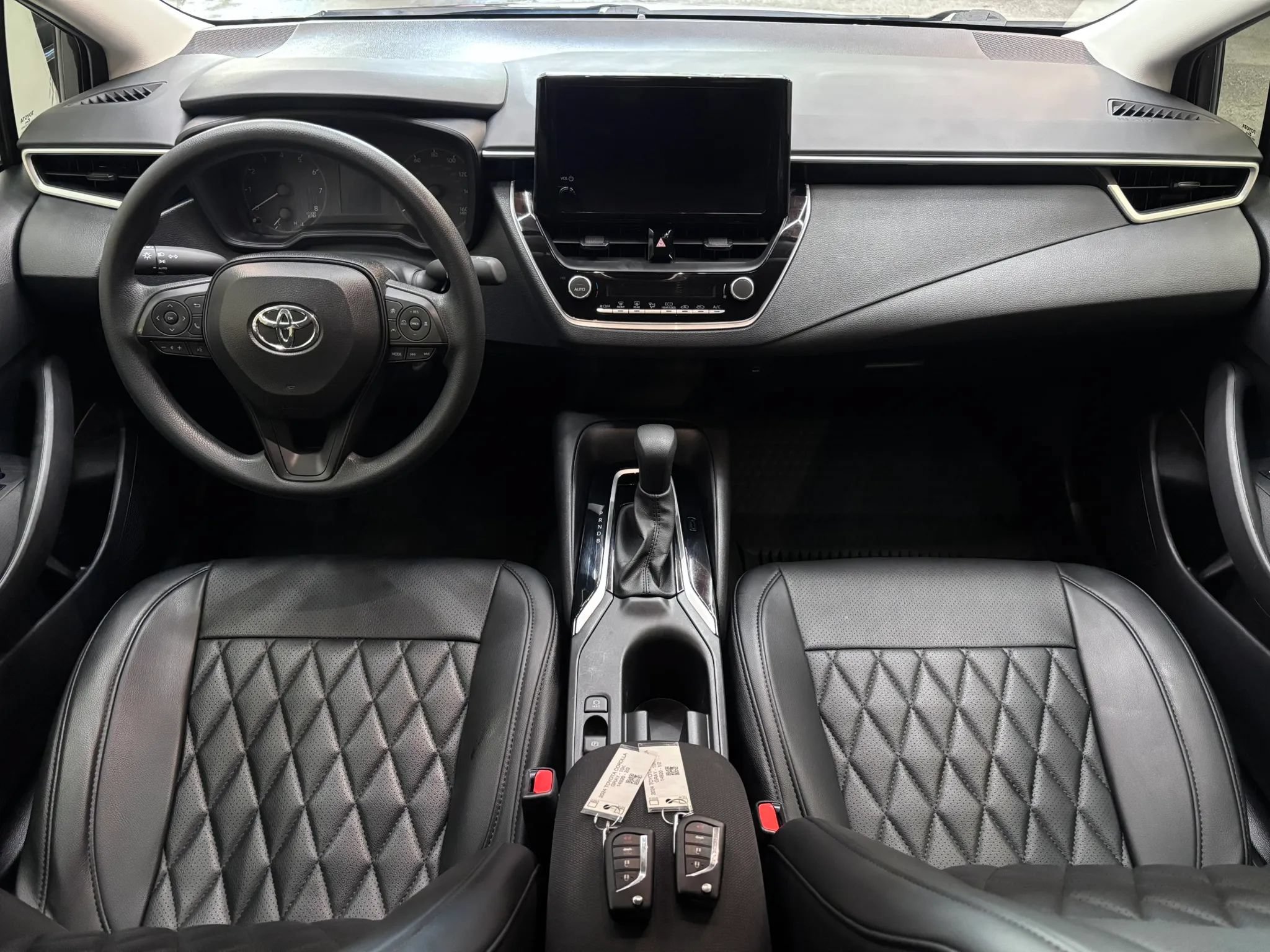 Used 2024 Toyota Corolla LE FWD image 10