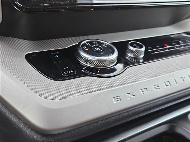 Used 2025 Ford Expedition Max Active AWD/4WD image 13