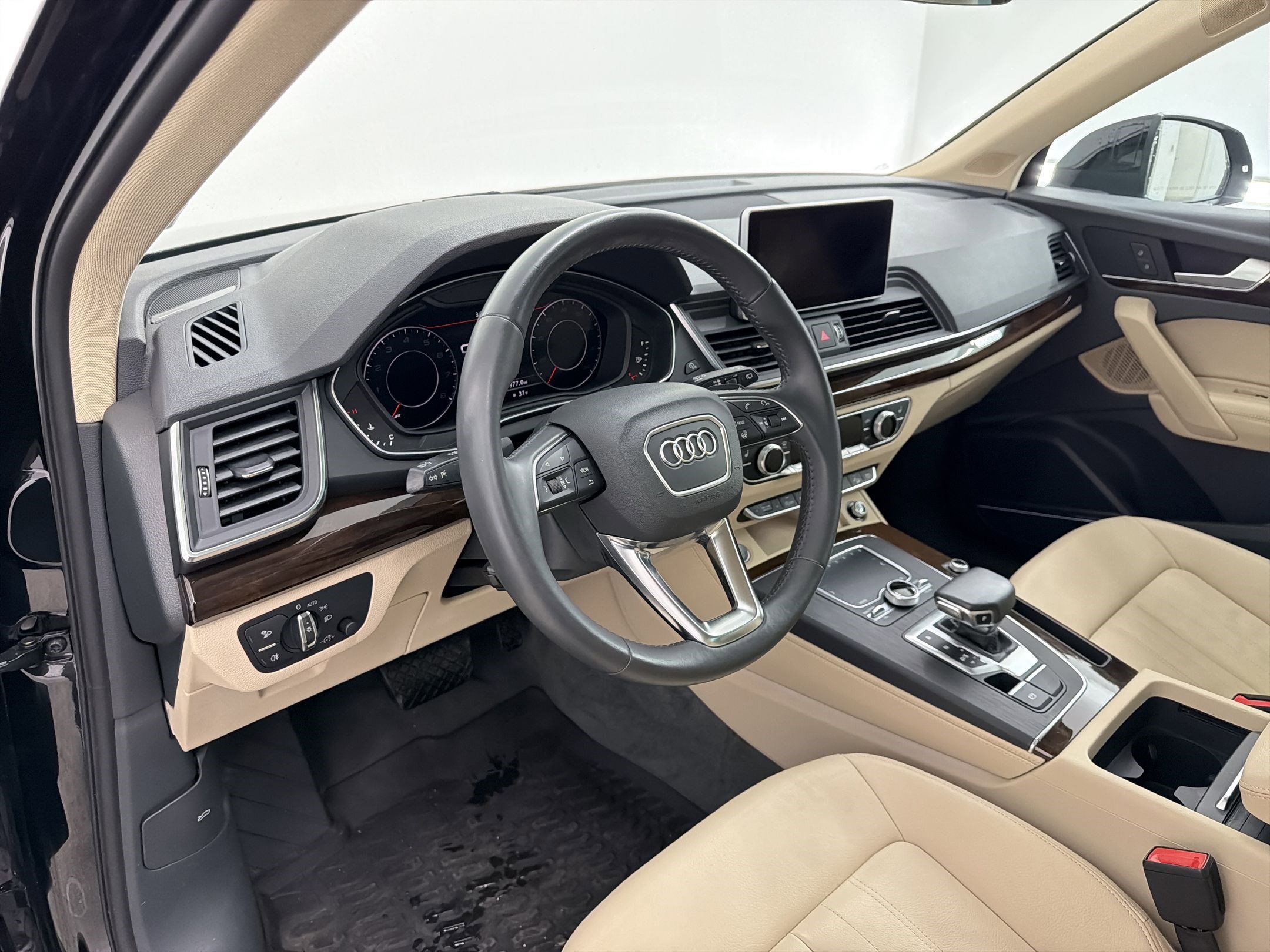 Used 2019 Audi Q5 Premium Plus w/ Premium Plus Package image 4