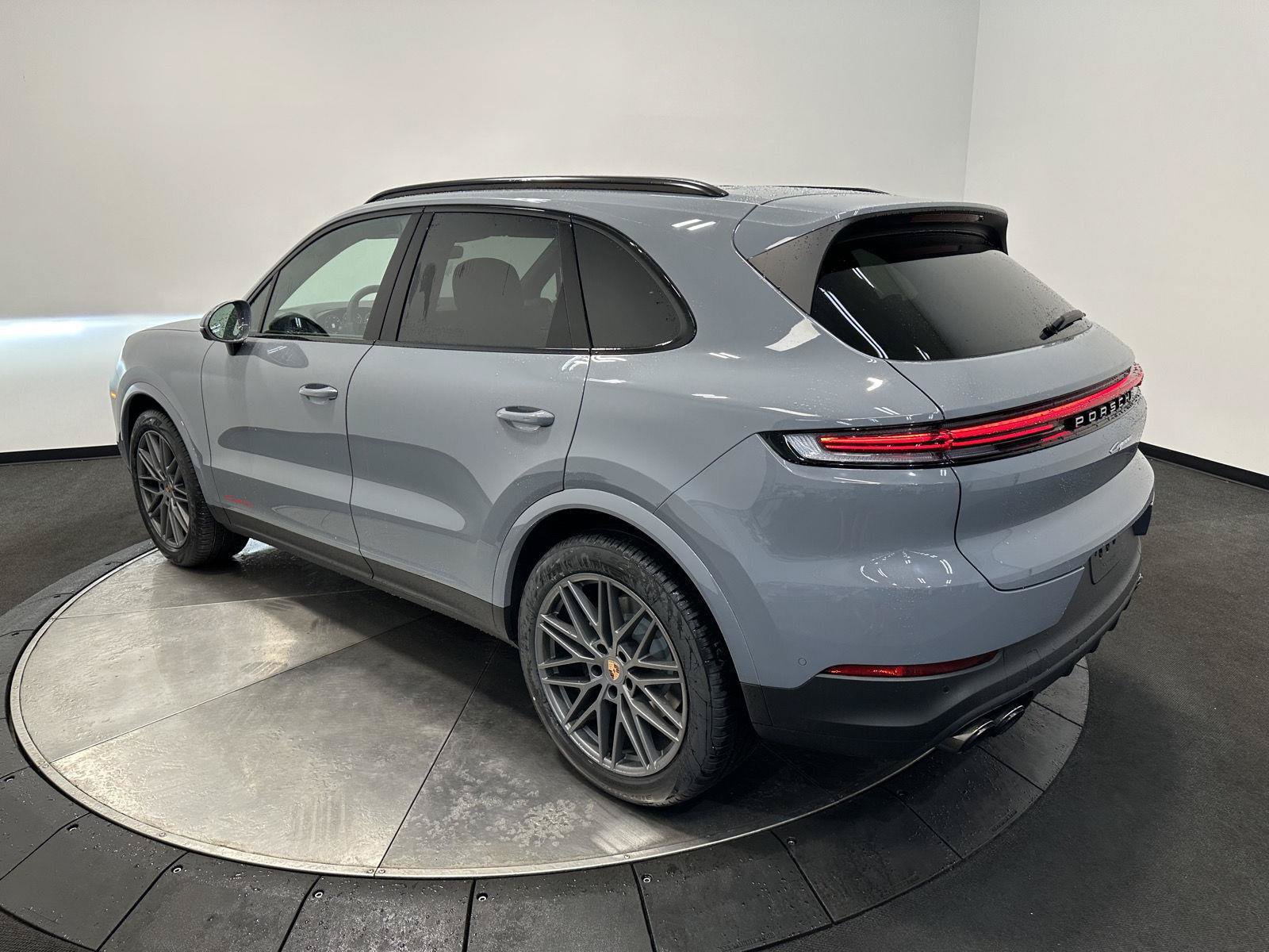 New 2026 Porsche Cayenne Coupe AWD/4WD image 3