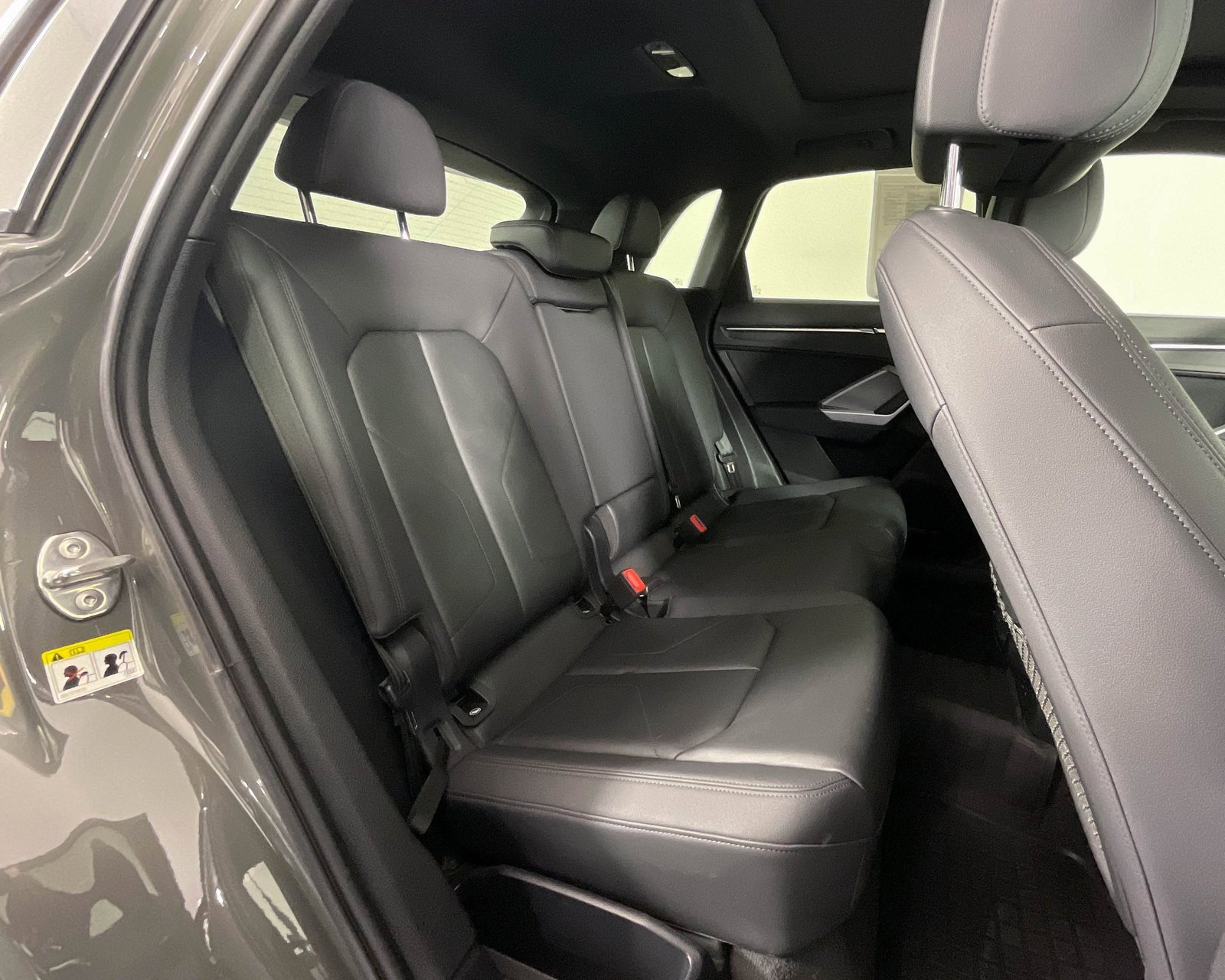 Used 2020 Audi Q3 2.0T Premium image 18