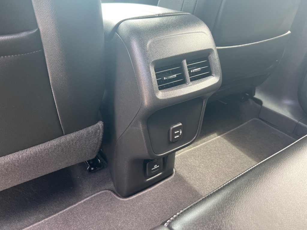 Used 2022 GMC Terrain SLT image 26