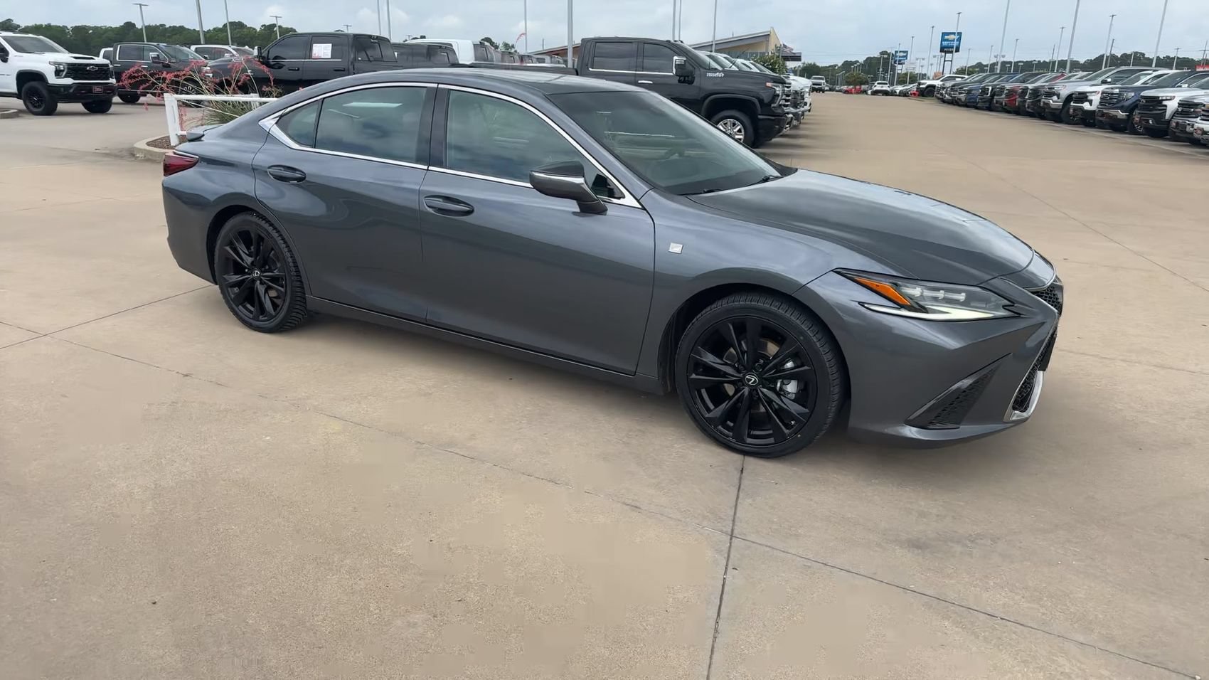 Used 2022 Lexus ES 350 F Sport FWD image 3