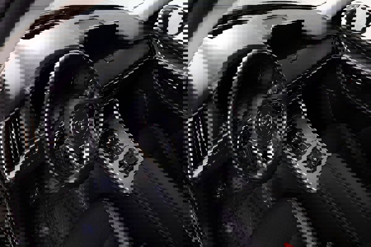 Used 2024 MAZDA CX-90 Plug-In Hybrid w/ Premium Pkg image 23