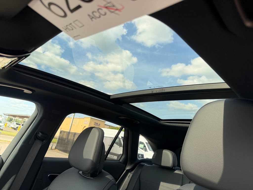 New 2026 Mercedes-Benz GLC 300 image 17
