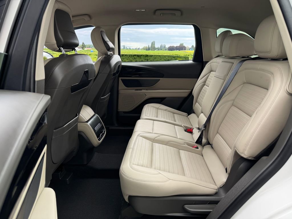 Used 2024 Lincoln Nautilus Reserve AWD/4WD image 21
