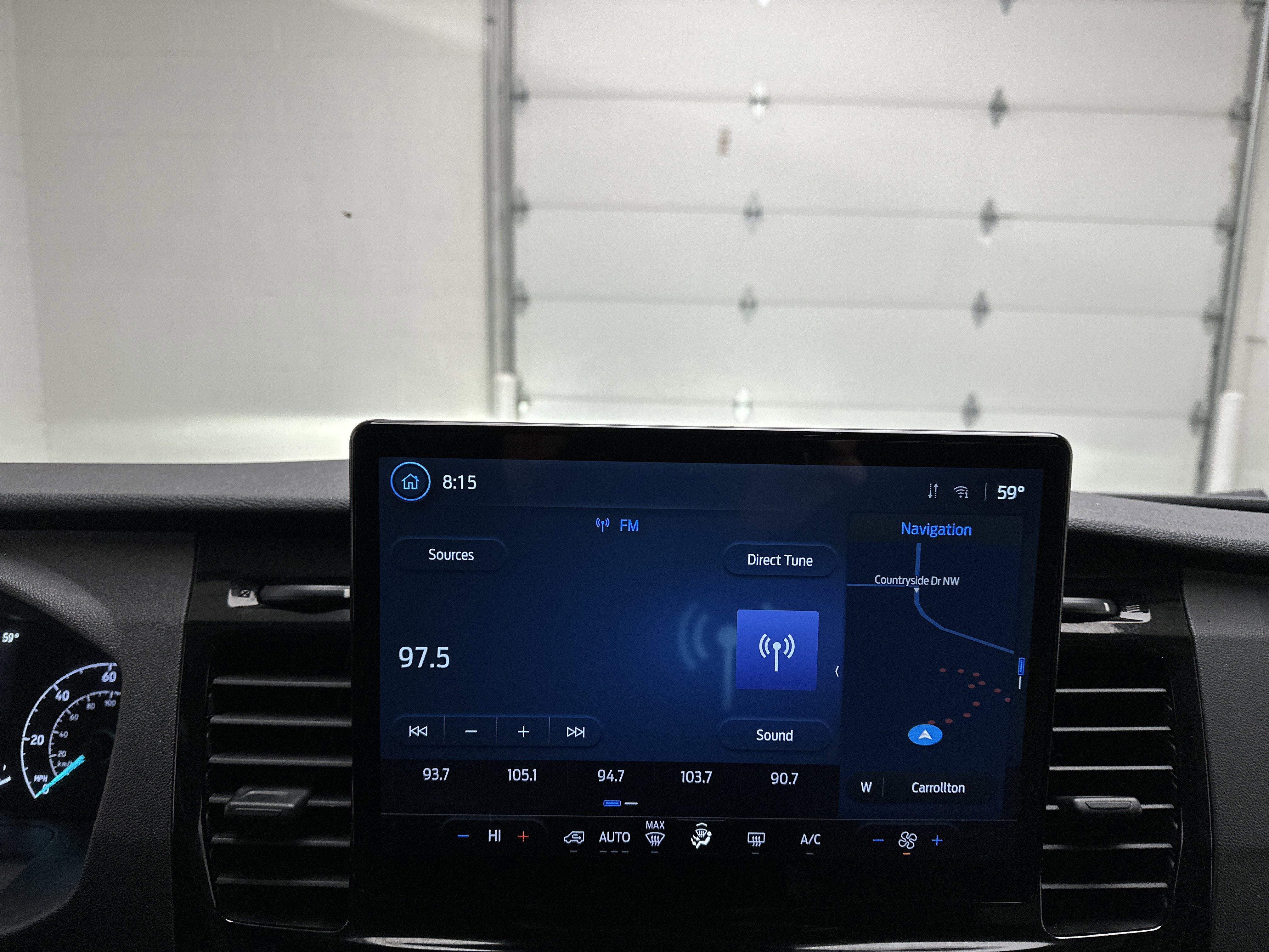 Used 2023 Ford Transit 350 XLT image 30