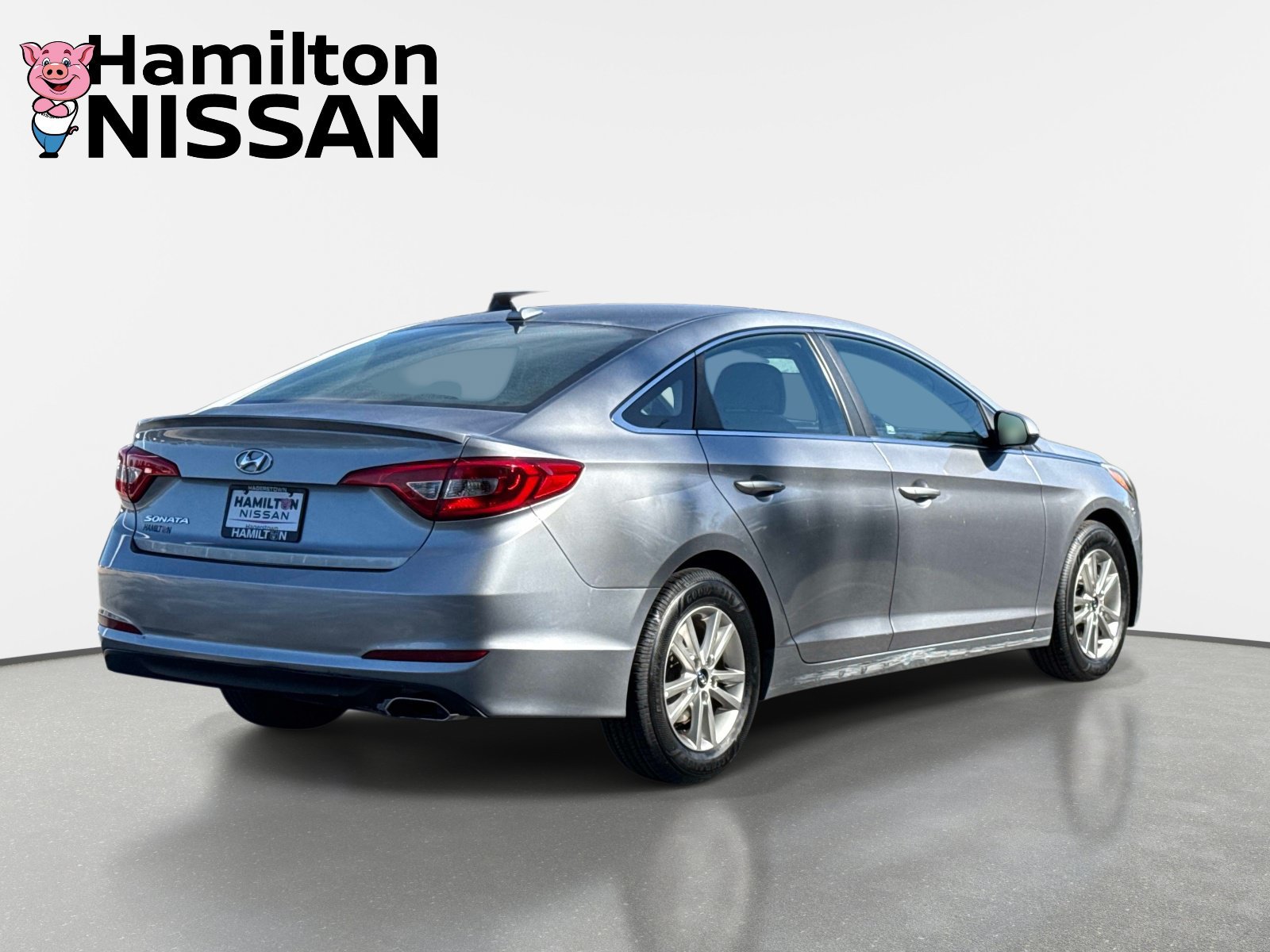 Used 2017 Hyundai Sonata SE FWD image 2