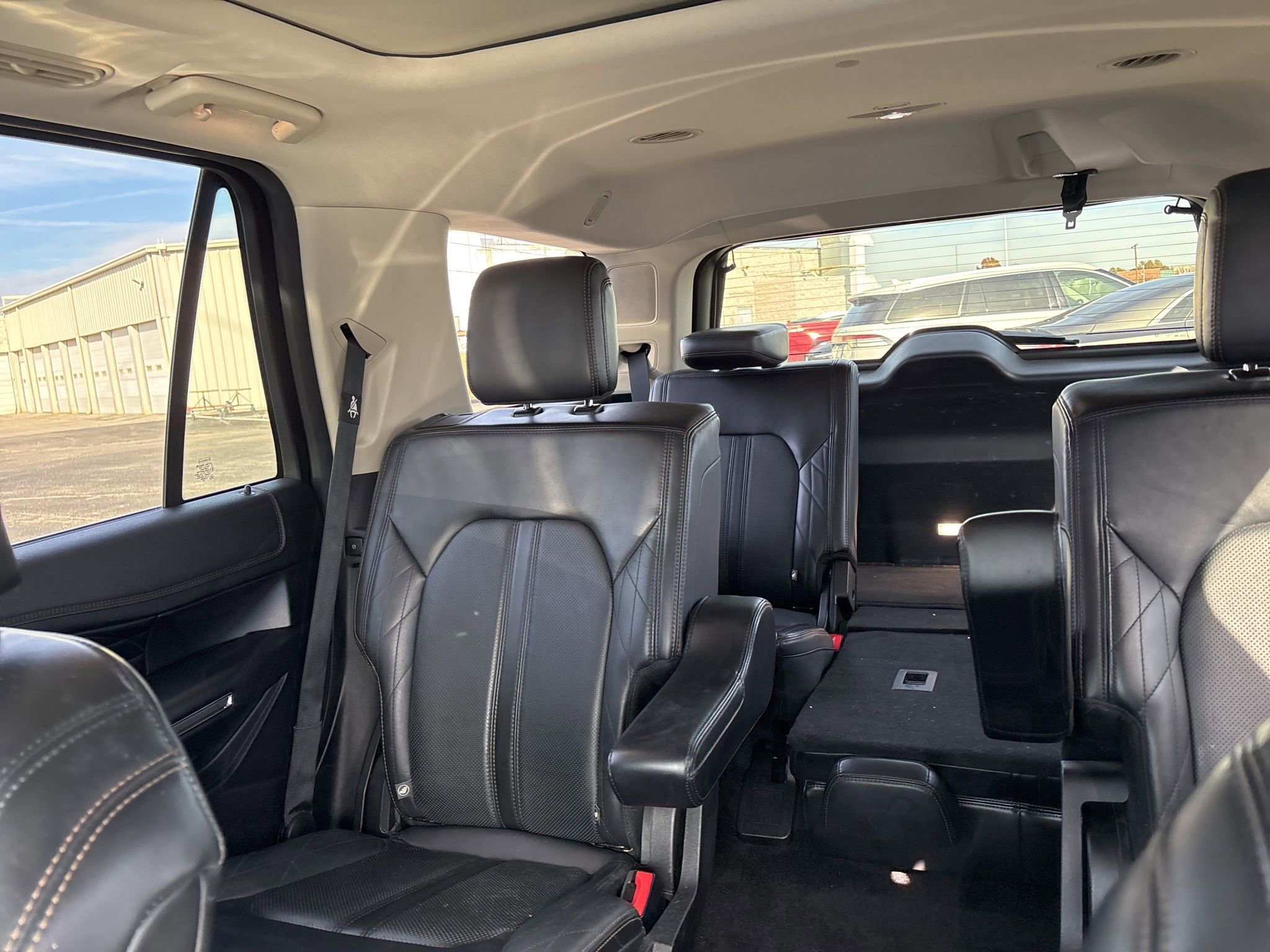 Used 2019 Ford Expedition Platinum image 13